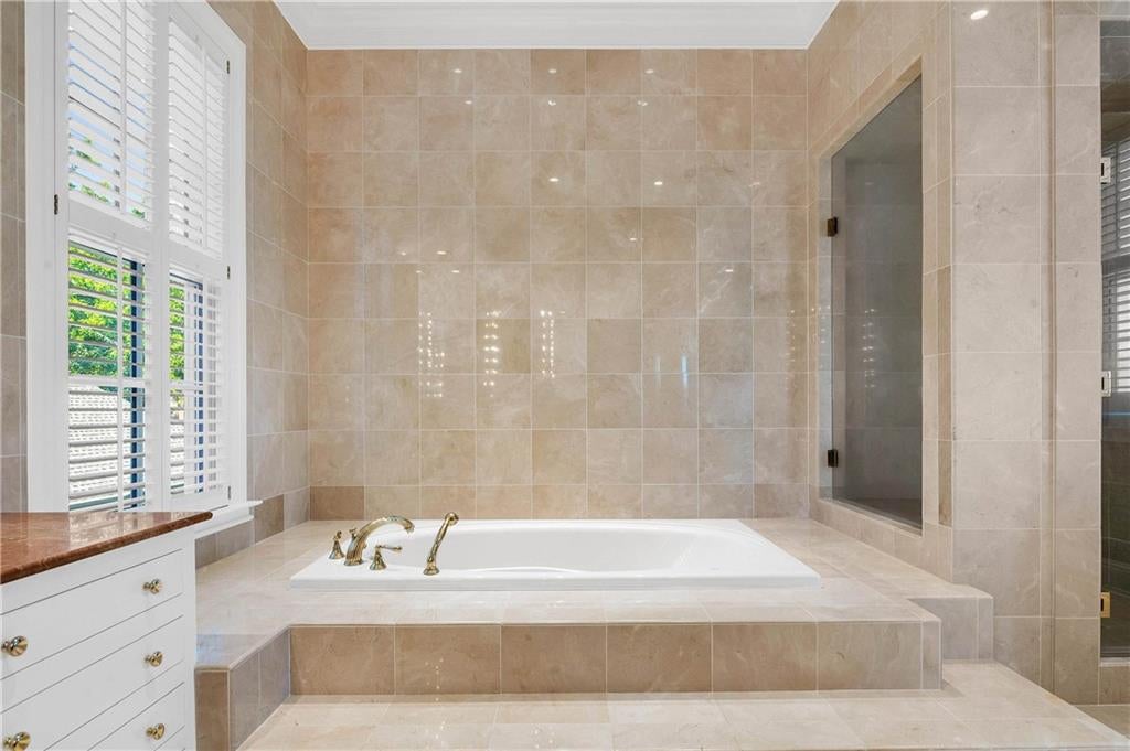 Daphne, Alabama, 36526, United States, 4 Bedrooms Bedrooms, ,6 BathroomsBathrooms,Residential,Active,1780420