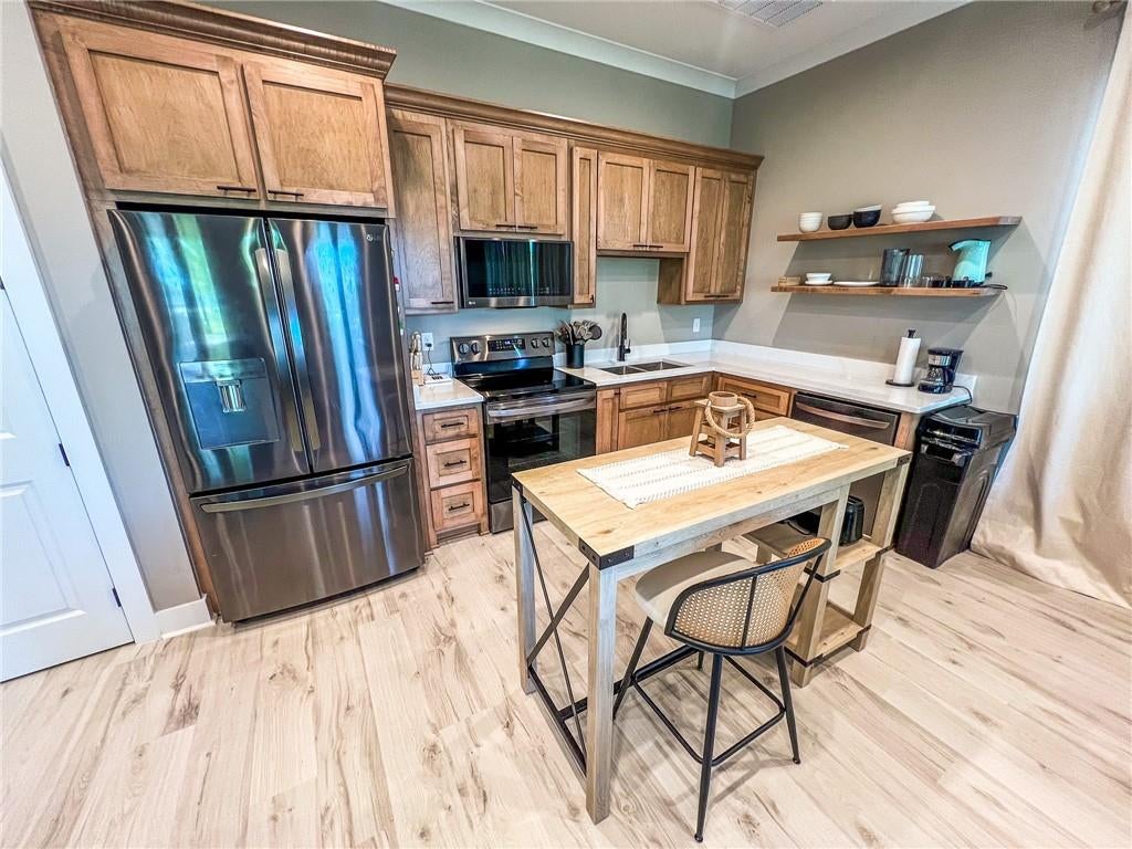 Dauphin Island, Alabama, 36528, United States, 6 Bedrooms Bedrooms, ,8 BathroomsBathrooms,Residential,Active,1907975