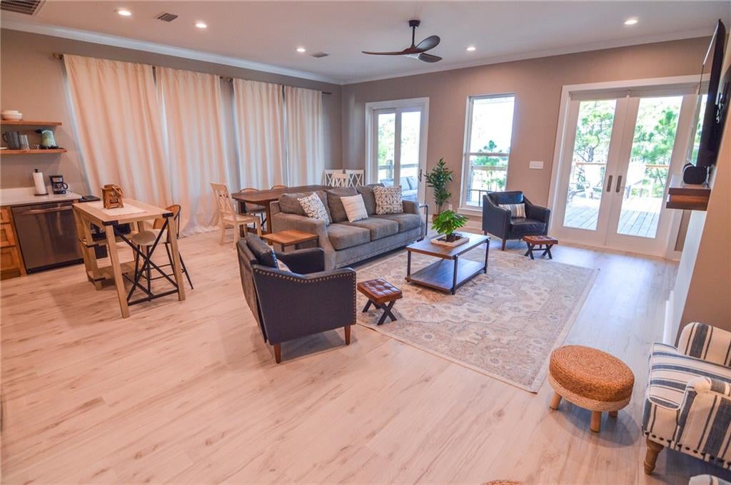 Dauphin Island, Alabama, 36528, United States, 6 Bedrooms Bedrooms, ,8 BathroomsBathrooms,Residential,Active,1907975