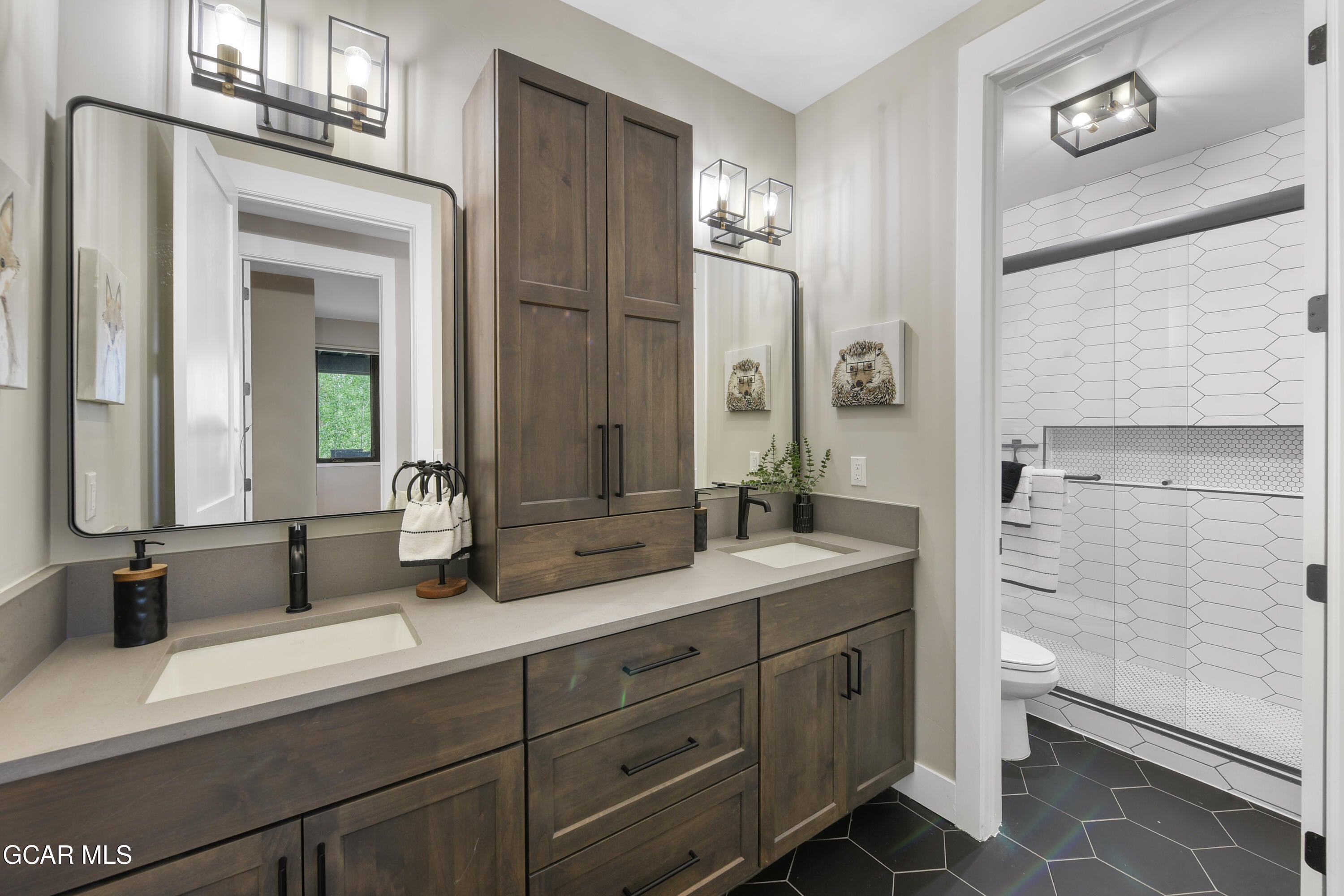 Tabernash, Colorado, 80478, United States, 4 Bedrooms Bedrooms, ,6 BathroomsBathrooms,Residential,Active,1922548