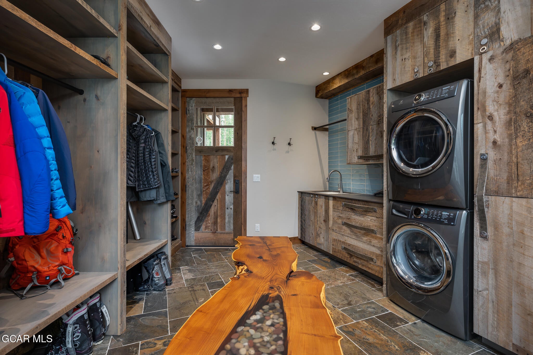 Fraser, Colorado, 80442, United States, 4 Bedrooms Bedrooms, ,4 BathroomsBathrooms,Residential,Active,2007138