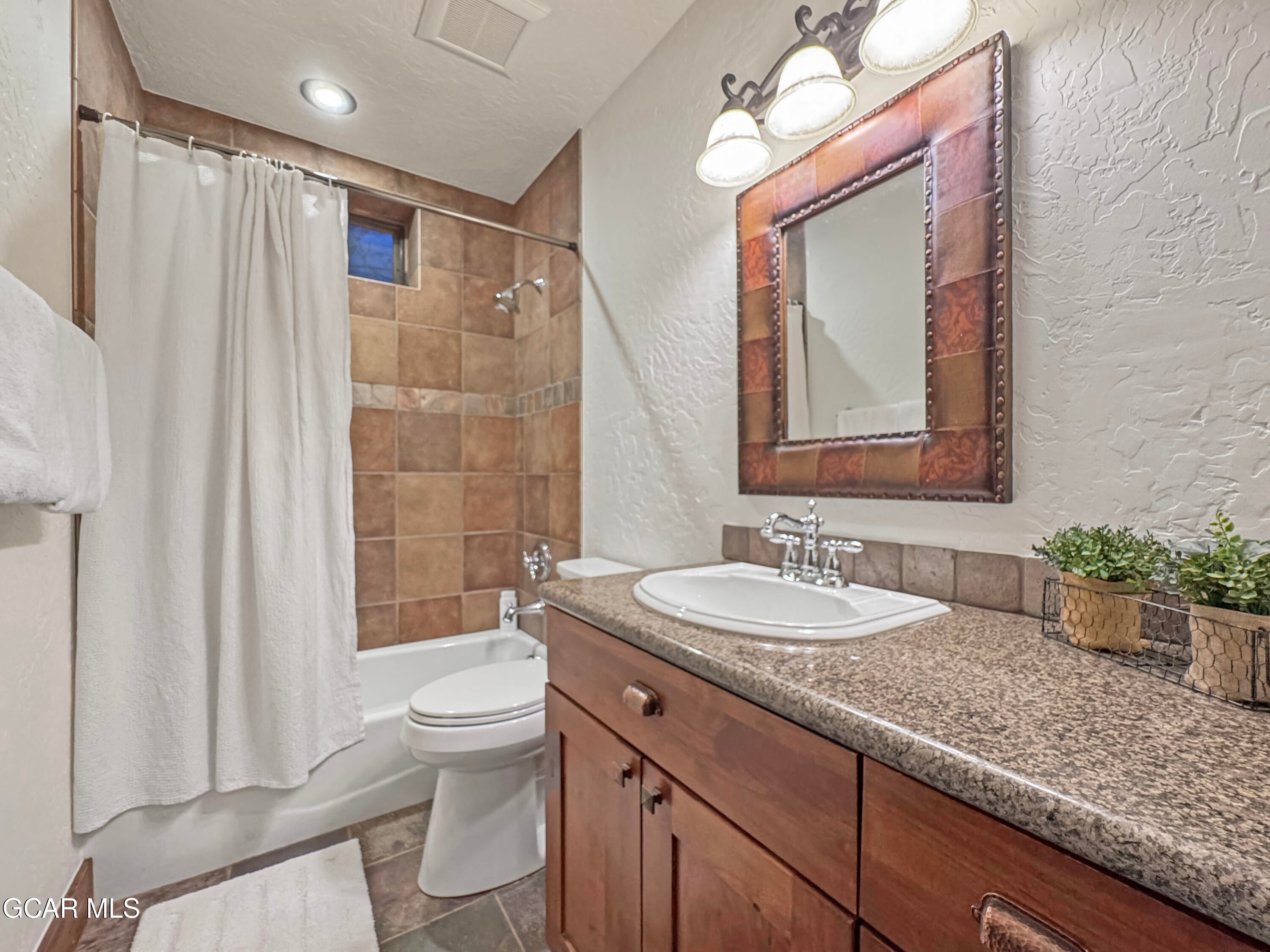 Tabernash, Colorado, 80478, United States, 4 Bedrooms Bedrooms, ,4 BathroomsBathrooms,Residential,Active,2017443