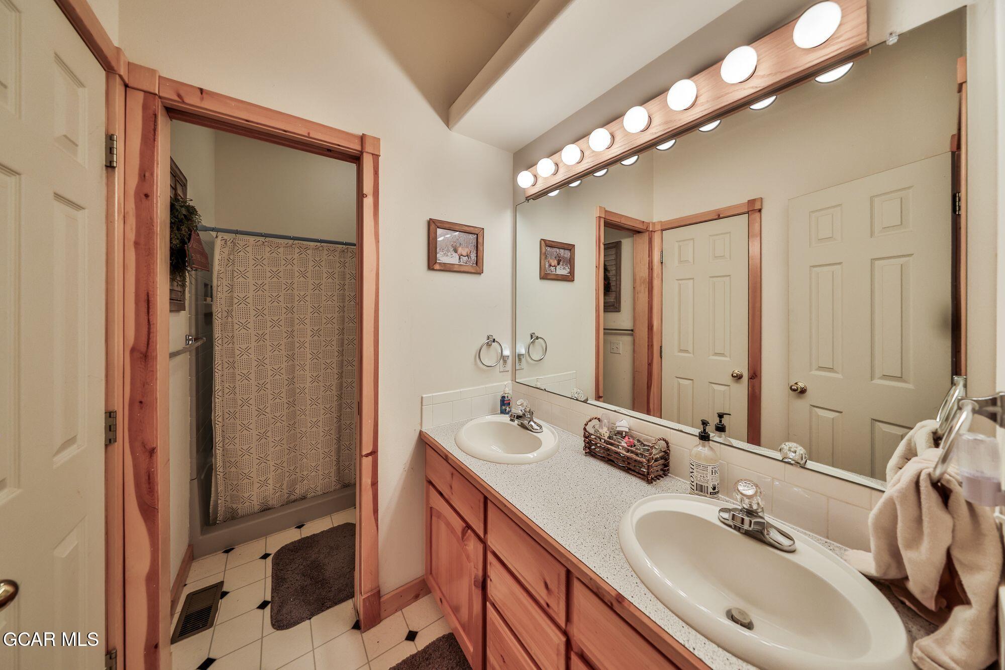 Grand Lake, Colorado, 80447, United States, 4 Bedrooms Bedrooms, ,4 BathroomsBathrooms,Residential,Active,1913029