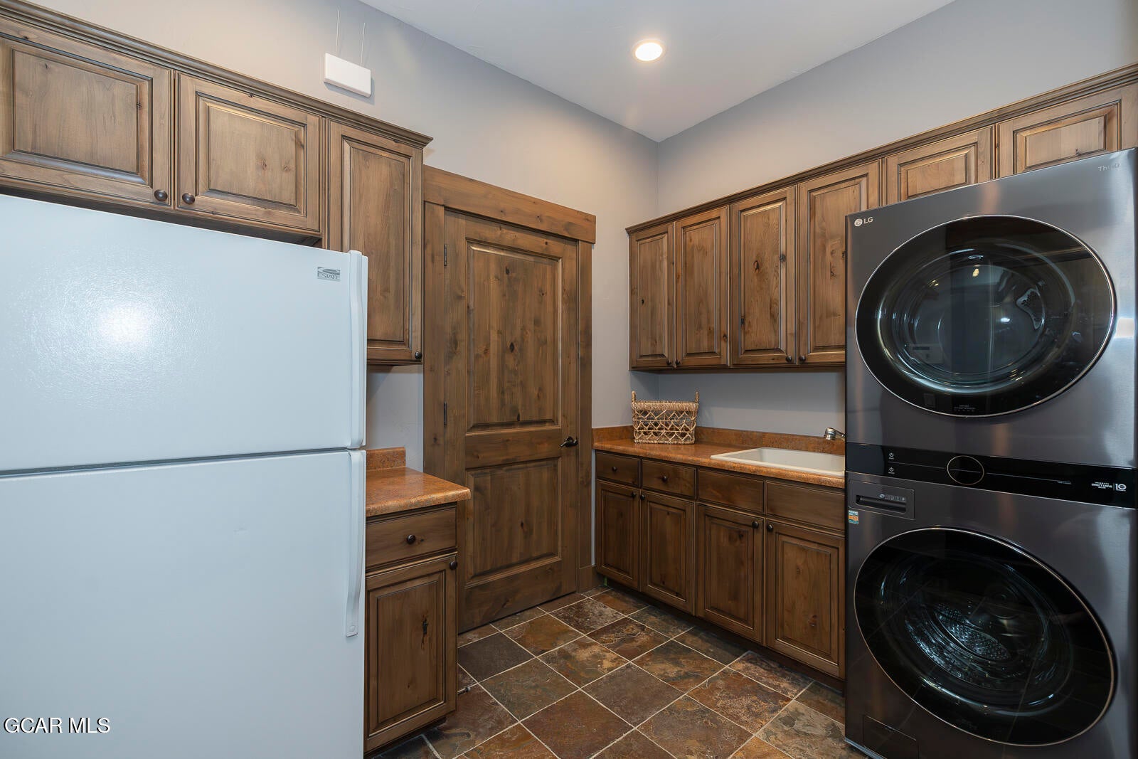 Fraser, Colorado, 80442, United States, 4 Bedrooms Bedrooms, ,6 BathroomsBathrooms,Residential,Active,1987254