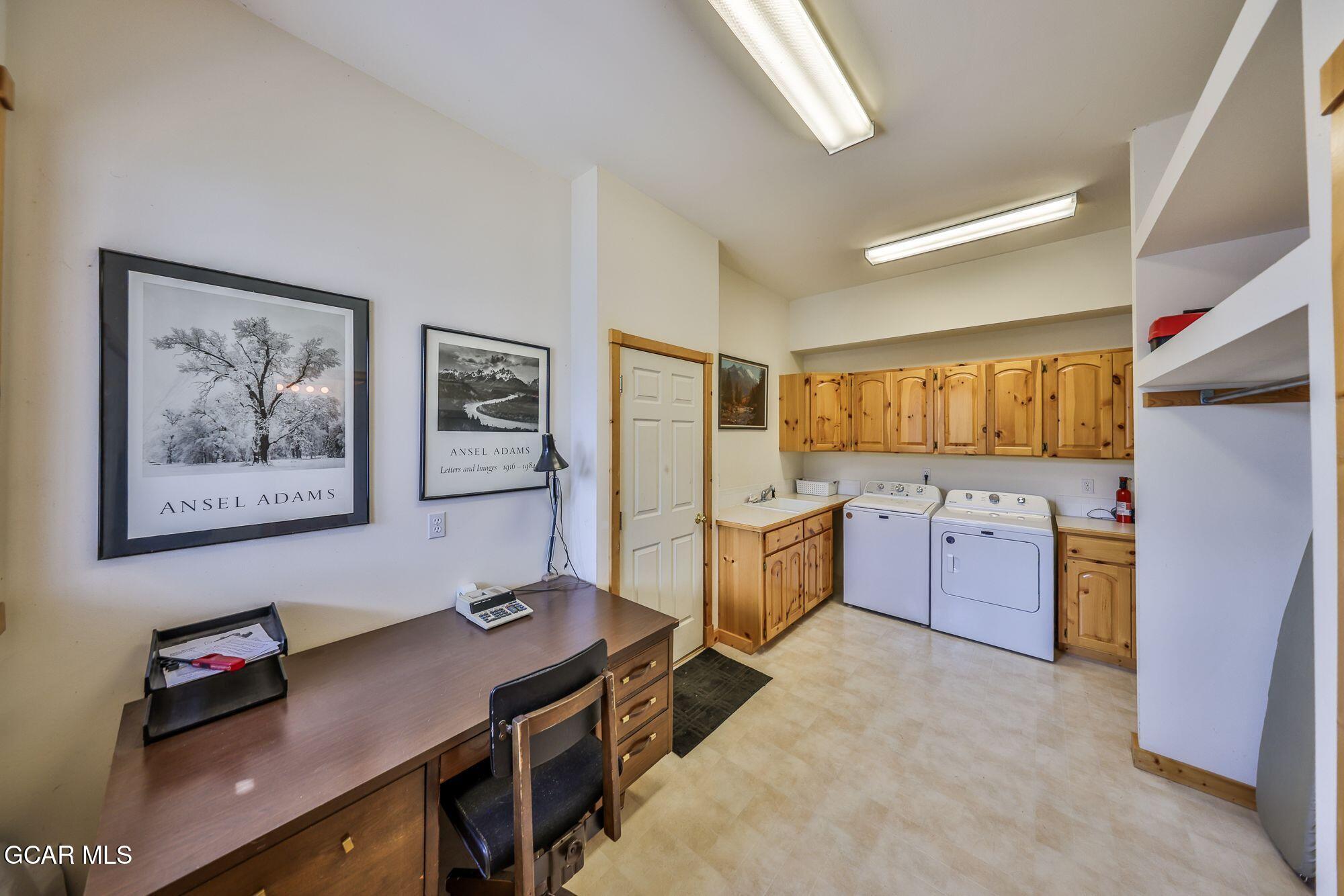 Grand Lake, Colorado, 80447, United States, 4 Bedrooms Bedrooms, ,4 BathroomsBathrooms,Residential,Active,1913029