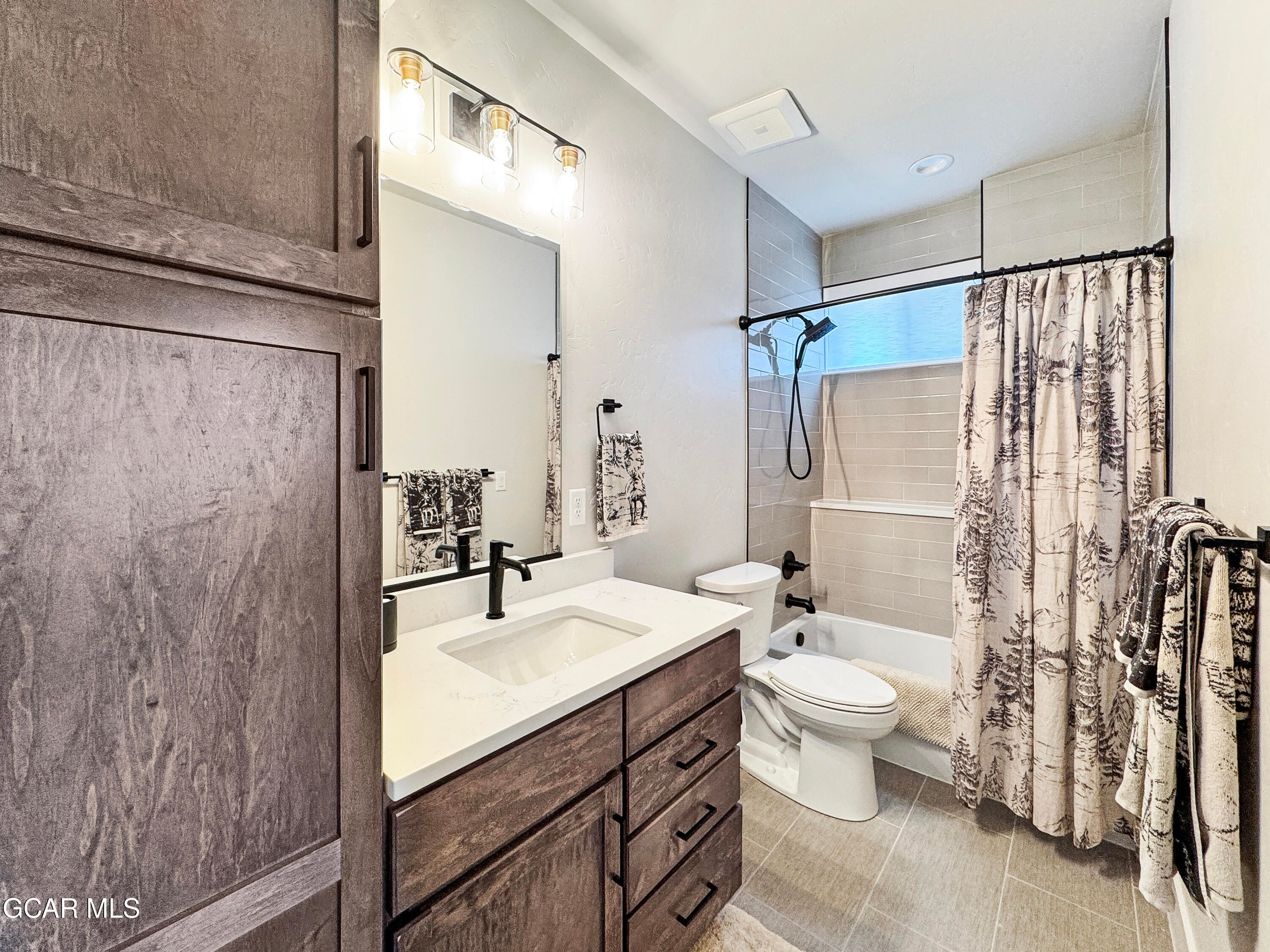 Granby, Colorado, 80446, United States, ,4 BathroomsBathrooms,Residential,Active,1843405