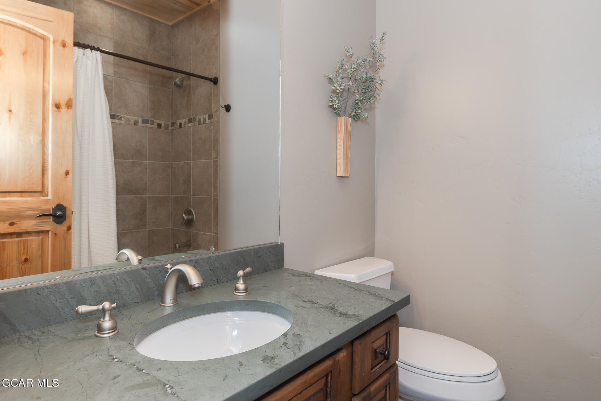 Winter Park, Colorado, 80482, United States, 5 Bedrooms Bedrooms, ,5 BathroomsBathrooms,Residential,Active,2006912