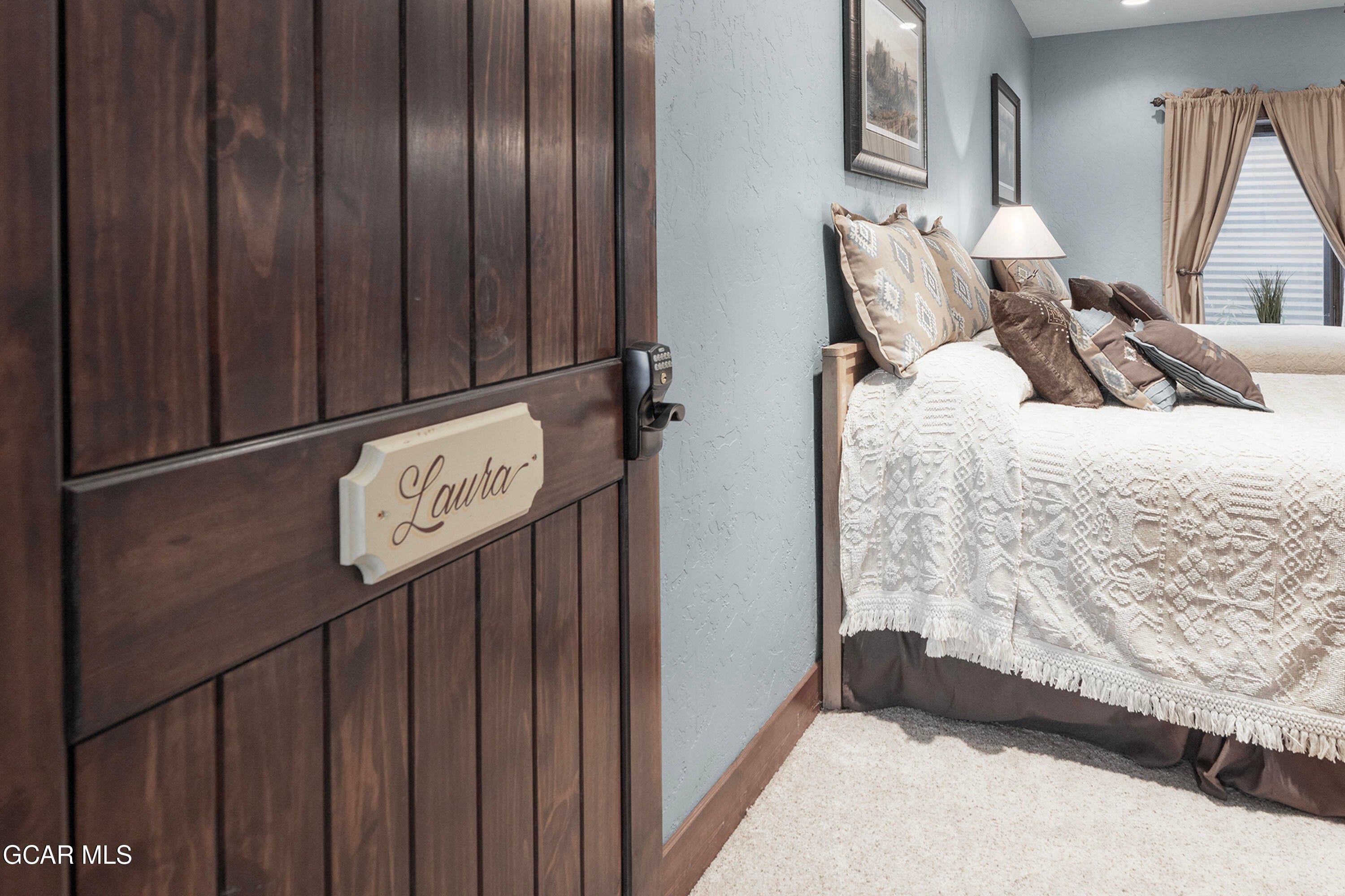 Granby, Colorado, 80446, United States, 6 Bedrooms Bedrooms, ,1 BathroomBathrooms,Residential,Active,2009829