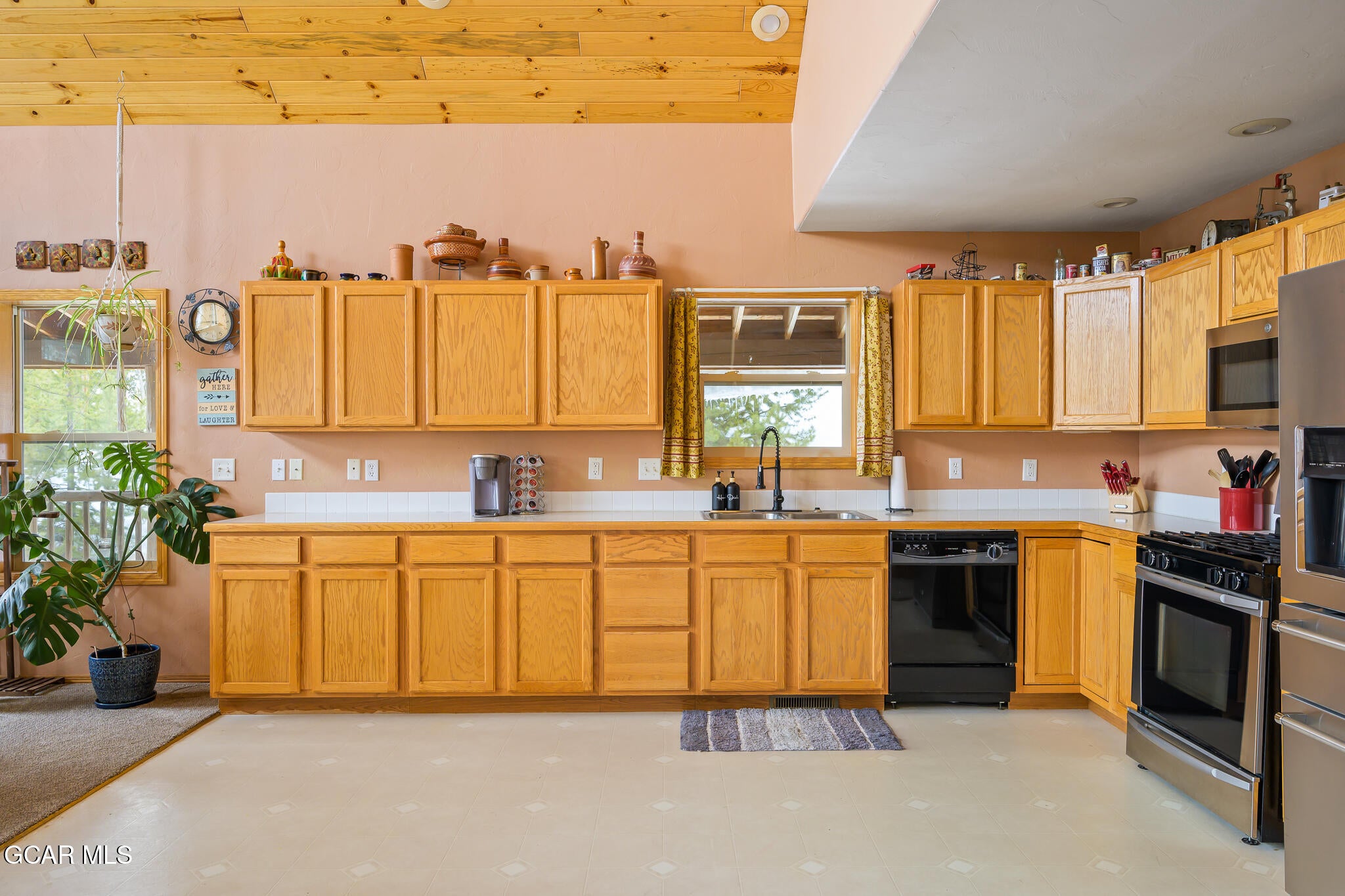 Grand Lake, Colorado, 80447, United States, 8 Bedrooms Bedrooms, ,5 BathroomsBathrooms,Residential,Active,1761255