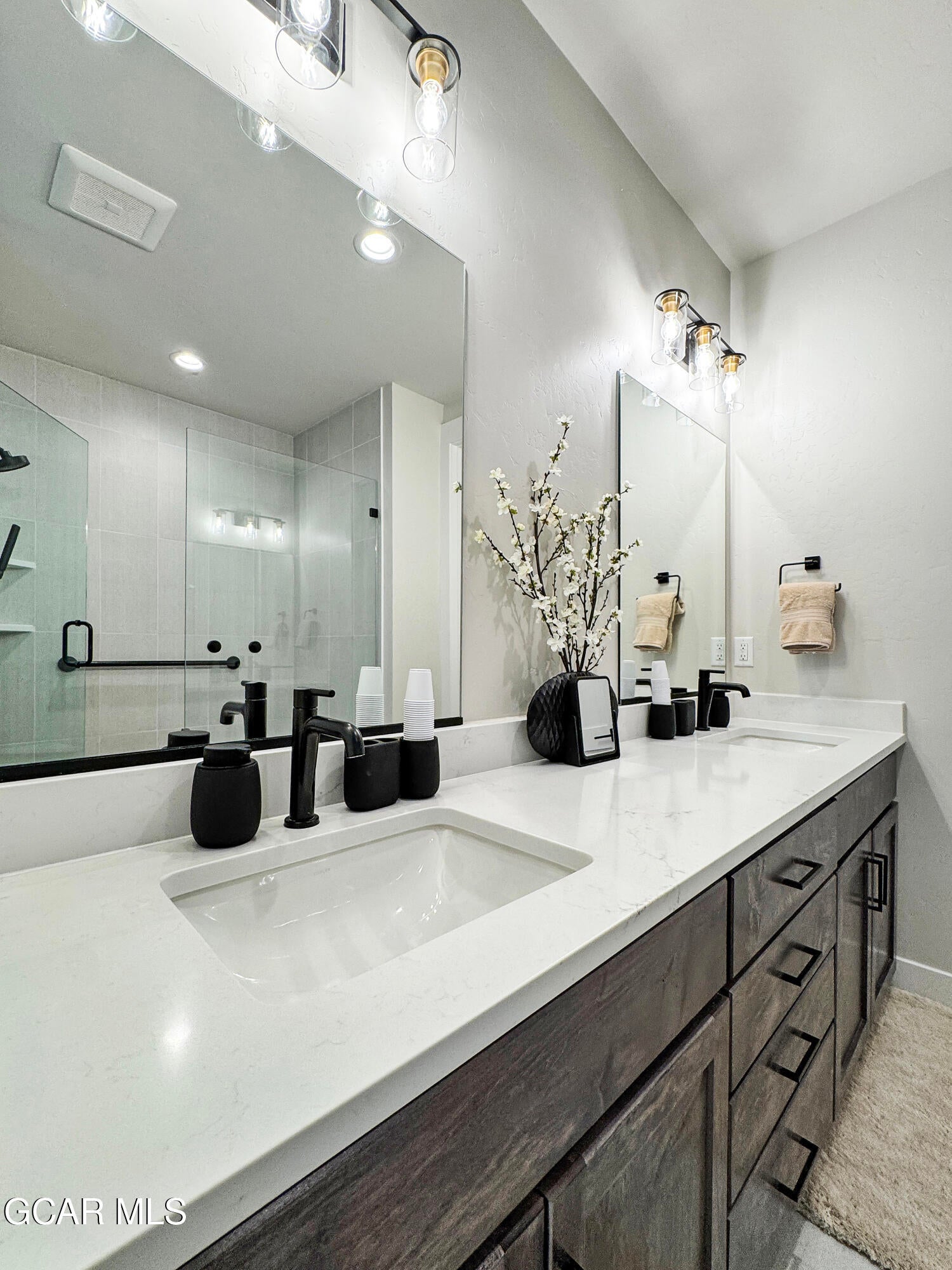 Granby, Colorado, 80446, United States, ,4 BathroomsBathrooms,Residential,Active,1843405