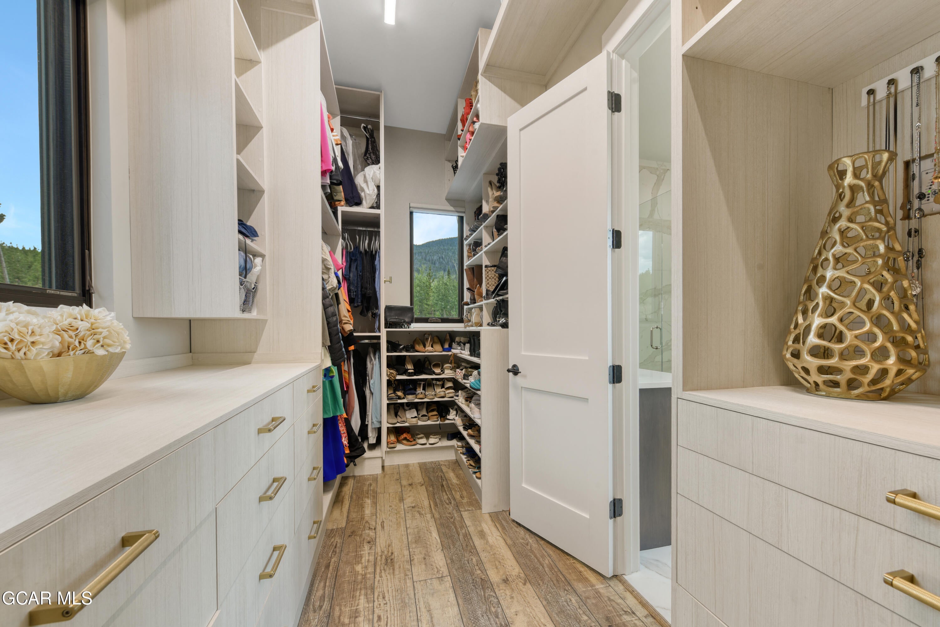 Tabernash, Colorado, 80478, United States, 4 Bedrooms Bedrooms, ,6 BathroomsBathrooms,Residential,Active,1922548