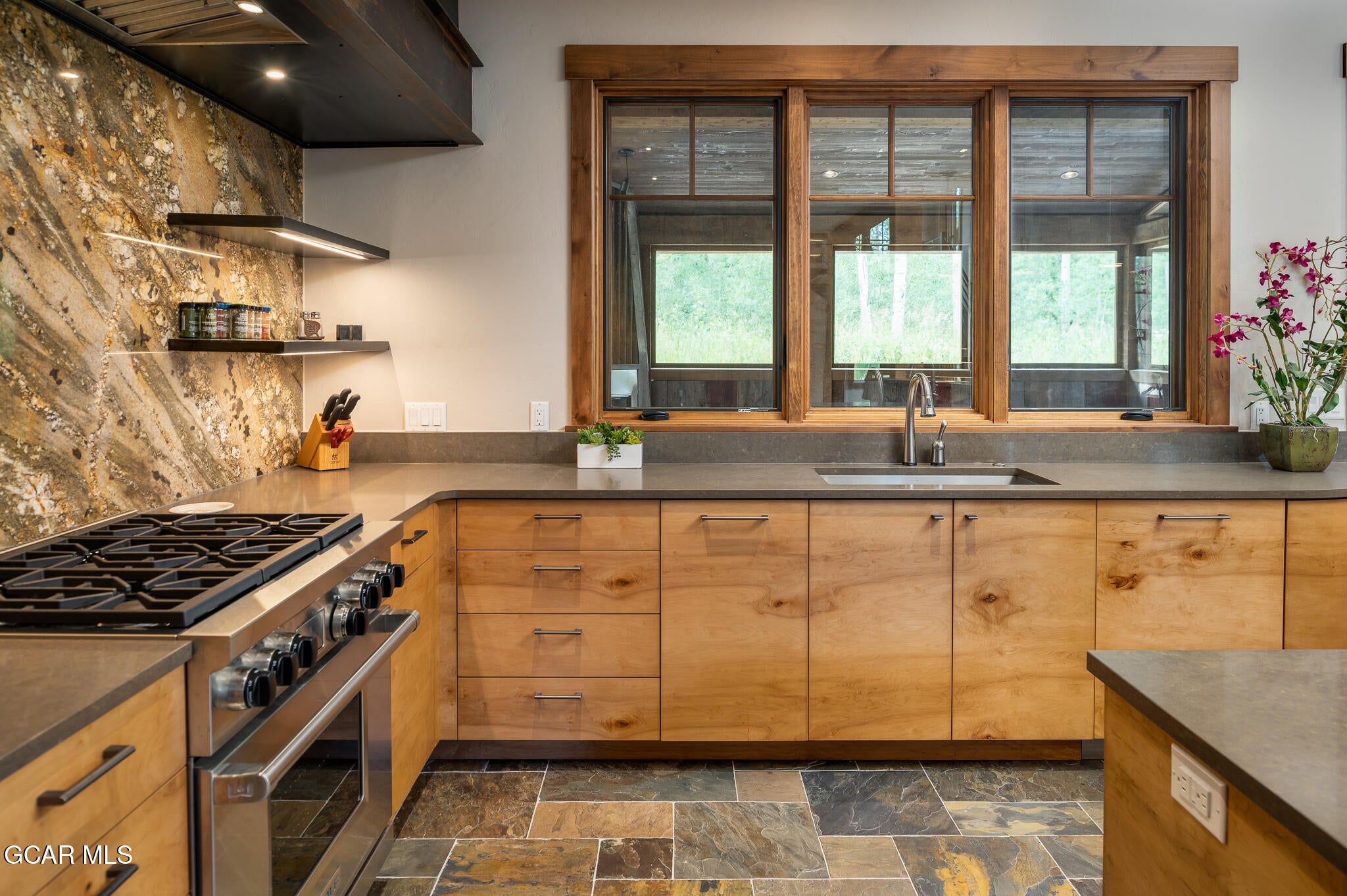 Fraser, Colorado, 80442, United States, 4 Bedrooms Bedrooms, ,4 BathroomsBathrooms,Residential,Active,2007138