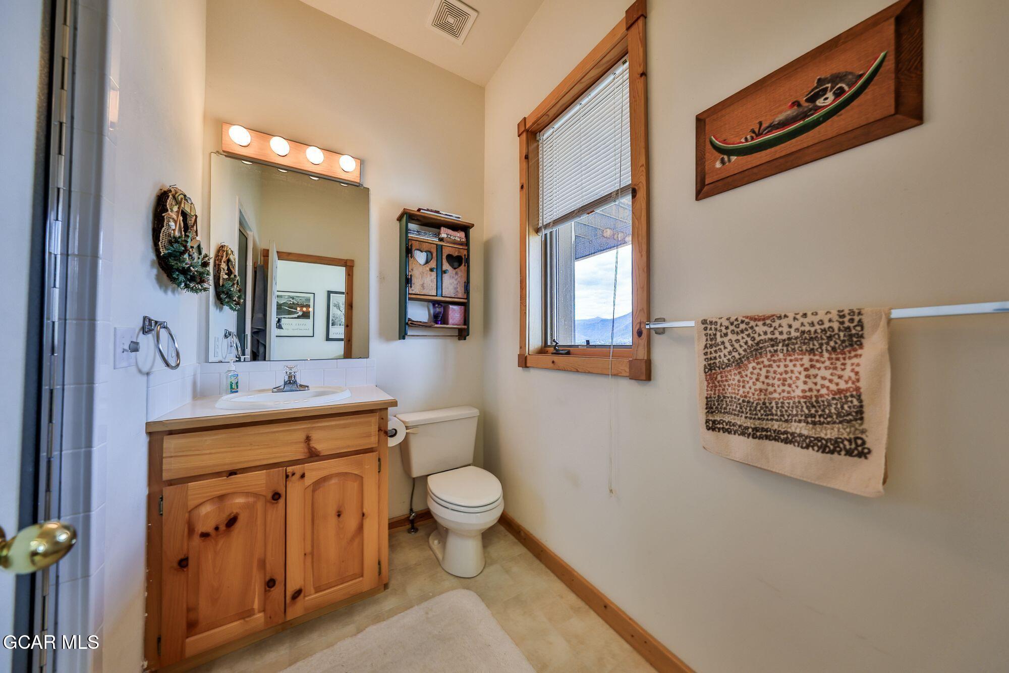 Grand Lake, Colorado, 80447, United States, 4 Bedrooms Bedrooms, ,4 BathroomsBathrooms,Residential,Active,1913029