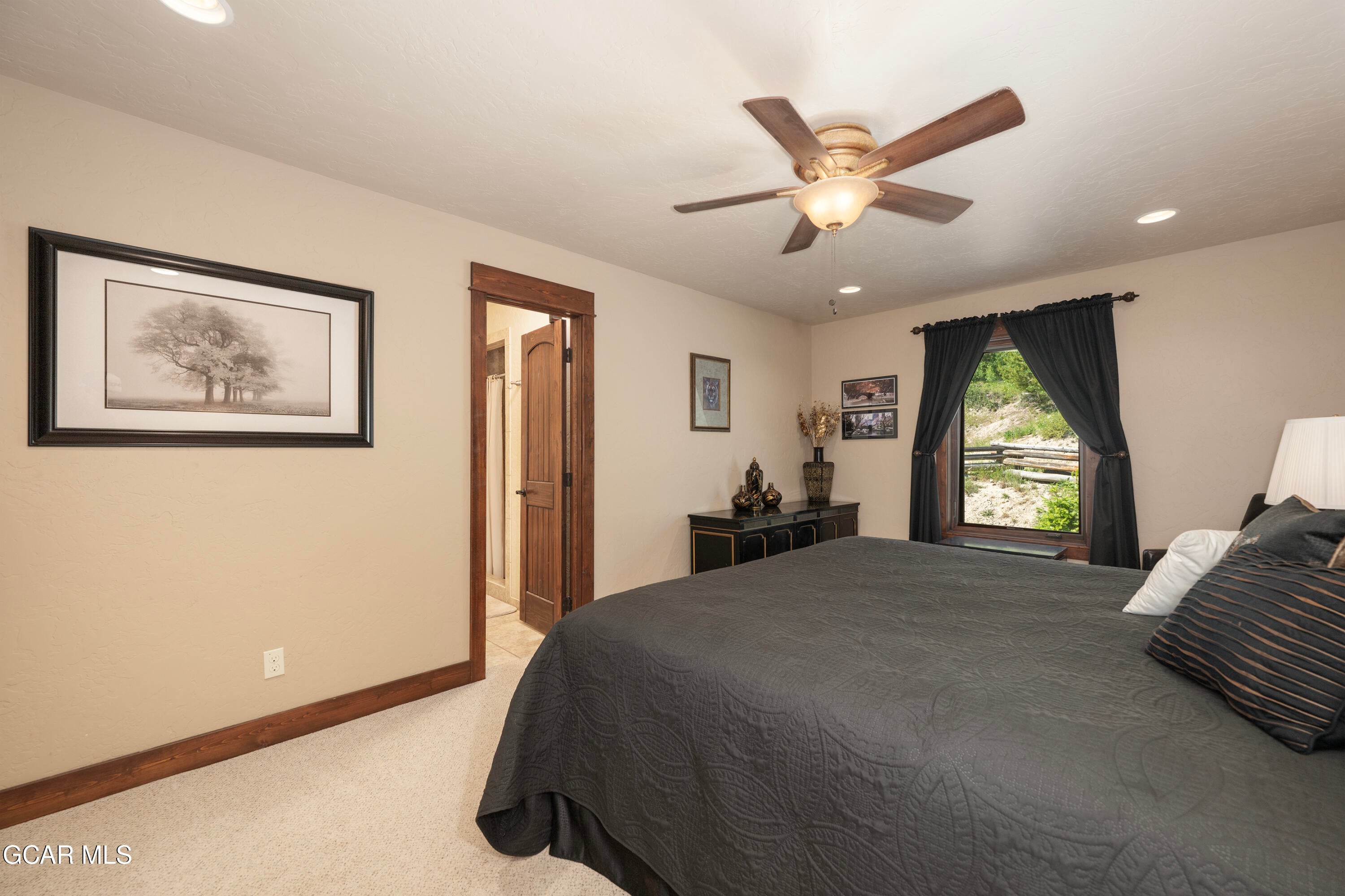 Granby, Colorado, 80446, United States, 11 Bedrooms Bedrooms, ,1 BathroomBathrooms,Residential,Active,1909640