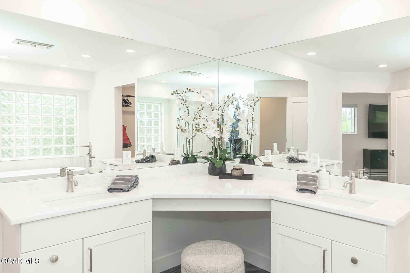 Winter Park, Colorado, 80482, United States, 4 Bedrooms Bedrooms, ,5 BathroomsBathrooms,Residential,Active,1894508