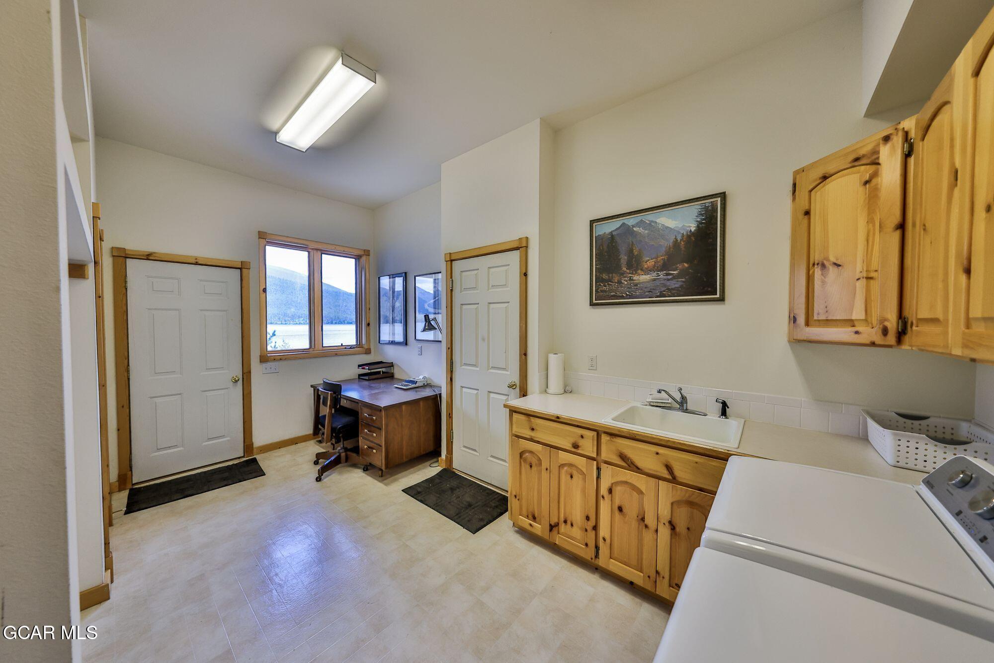 Grand Lake, Colorado, 80447, United States, 4 Bedrooms Bedrooms, ,4 BathroomsBathrooms,Residential,Active,1913029