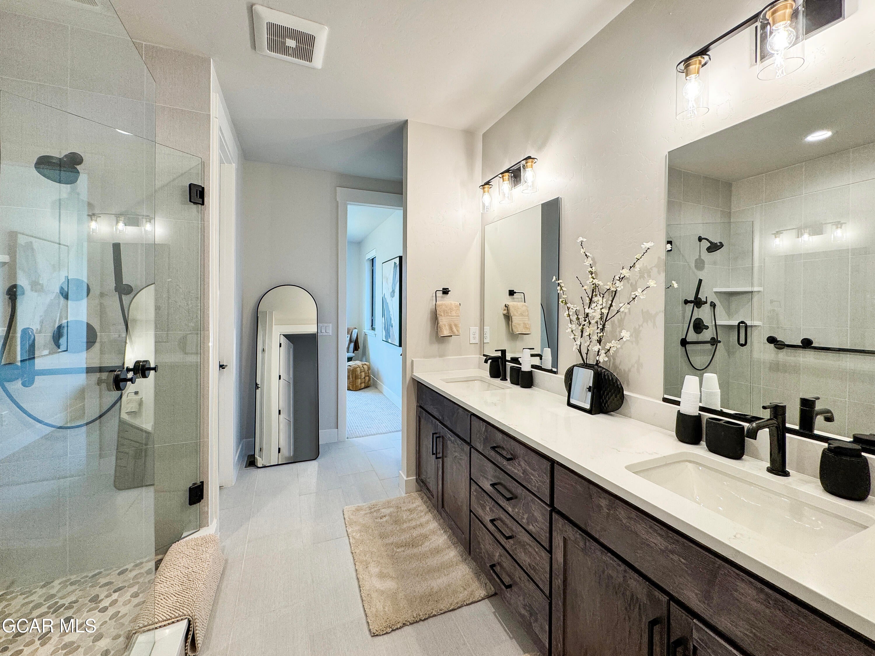 Granby, Colorado, 80446, United States, ,4 BathroomsBathrooms,Residential,Active,1843405