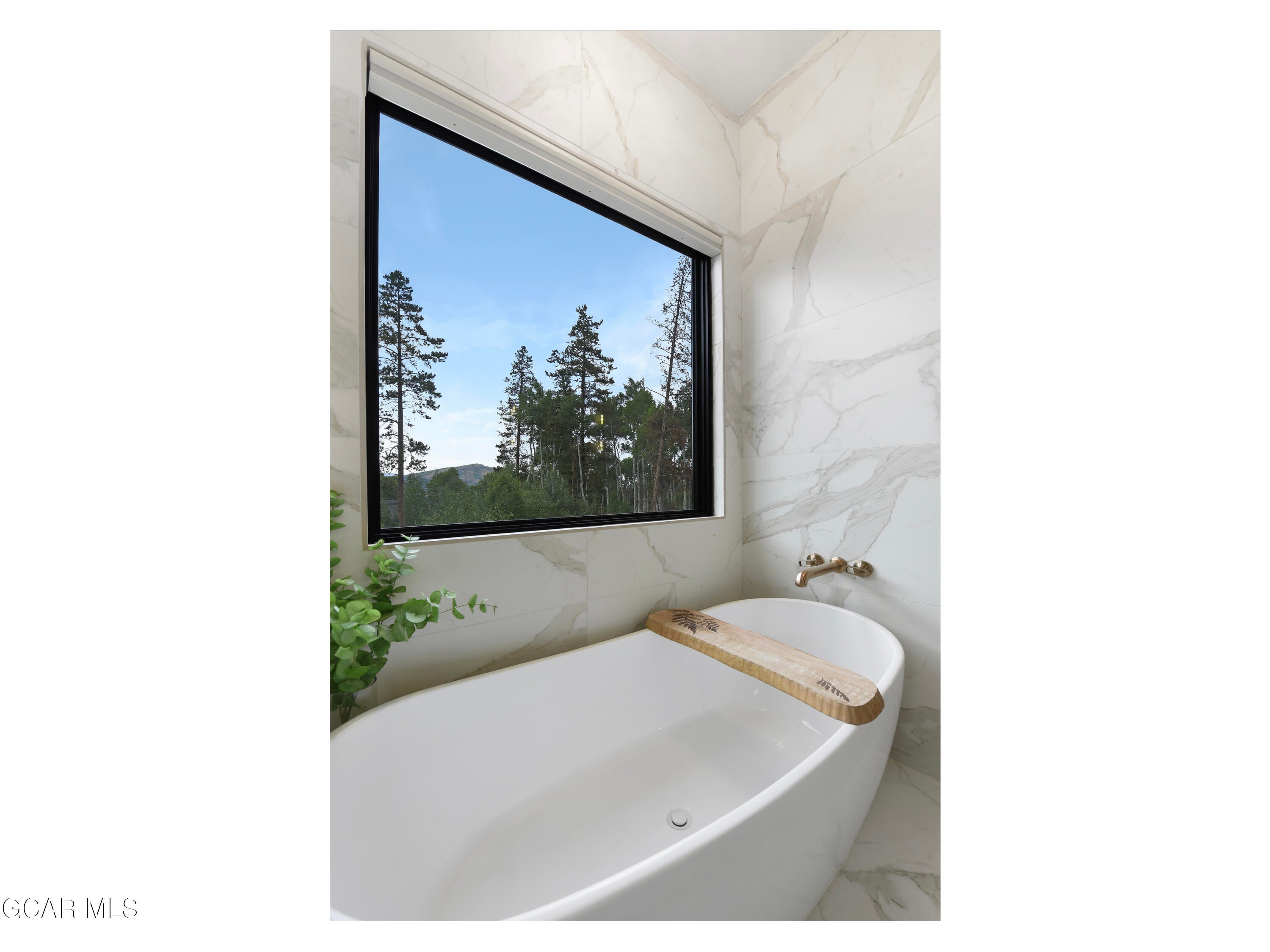 Tabernash, Colorado, 80478, United States, 4 Bedrooms Bedrooms, ,6 BathroomsBathrooms,Residential,Active,1922548