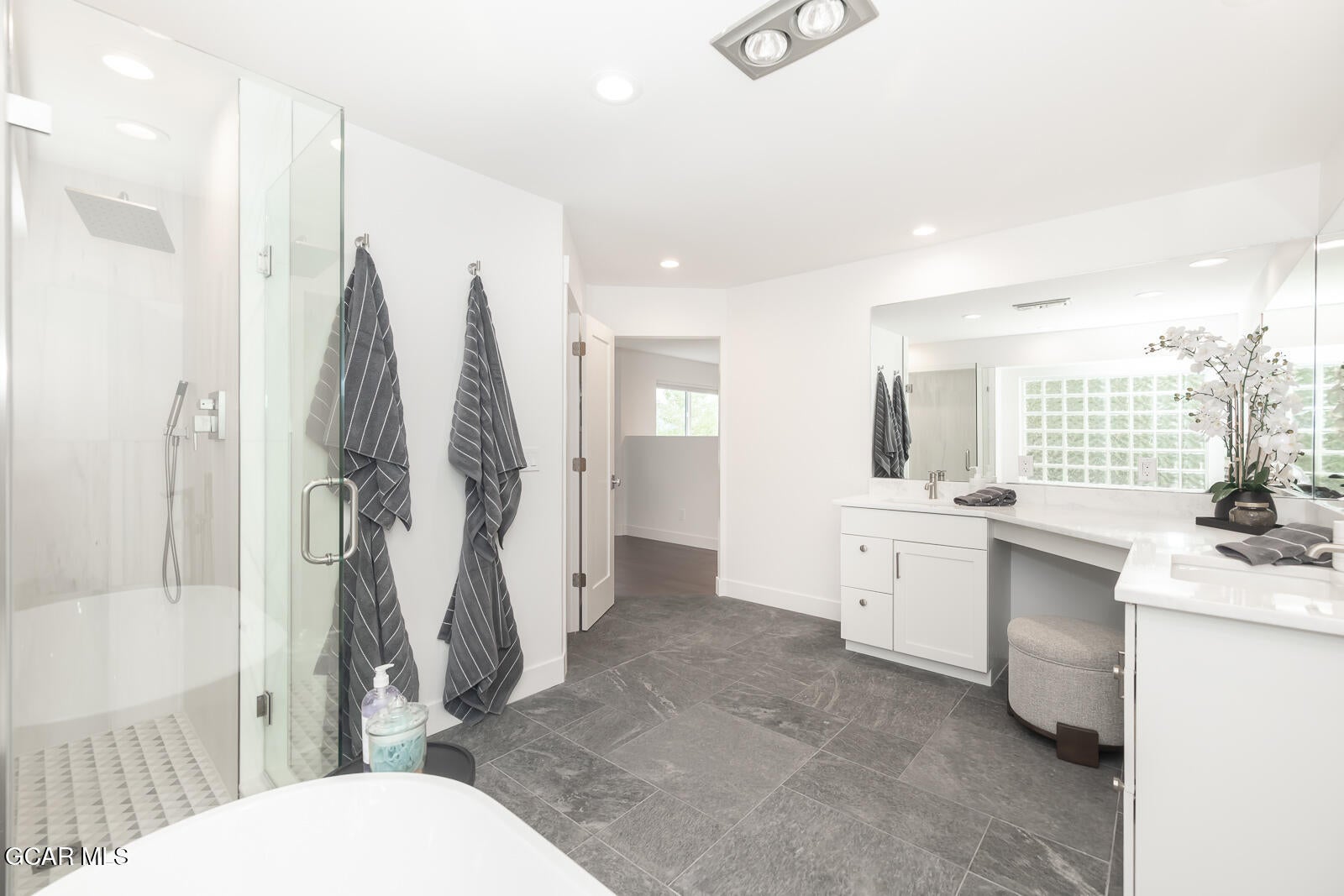 Winter Park, Colorado, 80482, United States, 4 Bedrooms Bedrooms, ,5 BathroomsBathrooms,Residential,Active,1894508