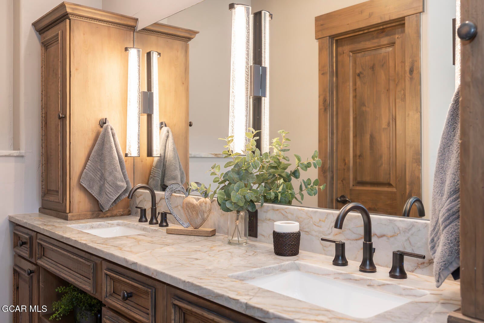 Fraser, Colorado, 80442, United States, 4 Bedrooms Bedrooms, ,6 BathroomsBathrooms,Residential,Active,1987254