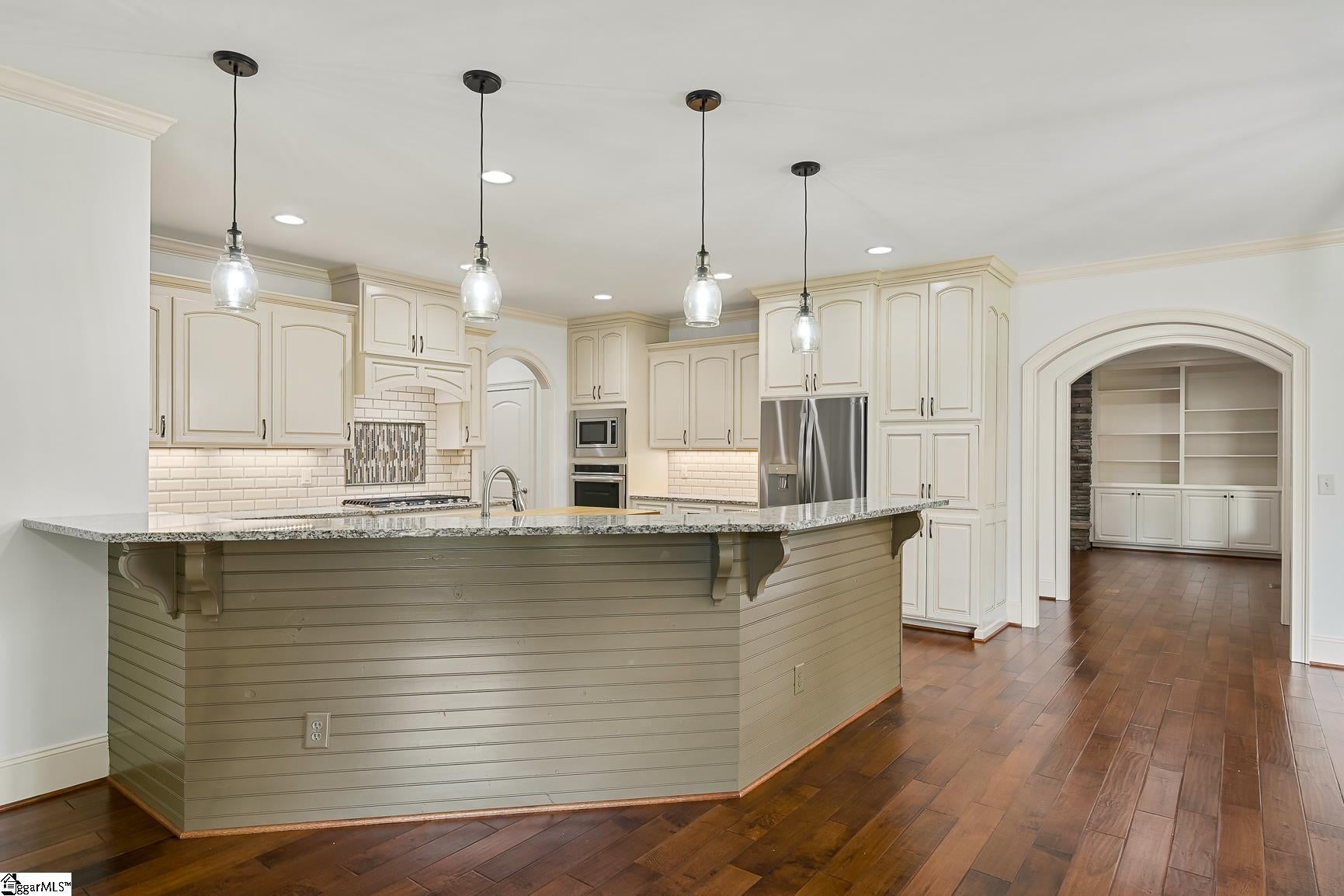 Greenville, South Carolina, 29609, United States, 5 Bedrooms Bedrooms, ,5 BathroomsBathrooms,Residential,Active,1914625