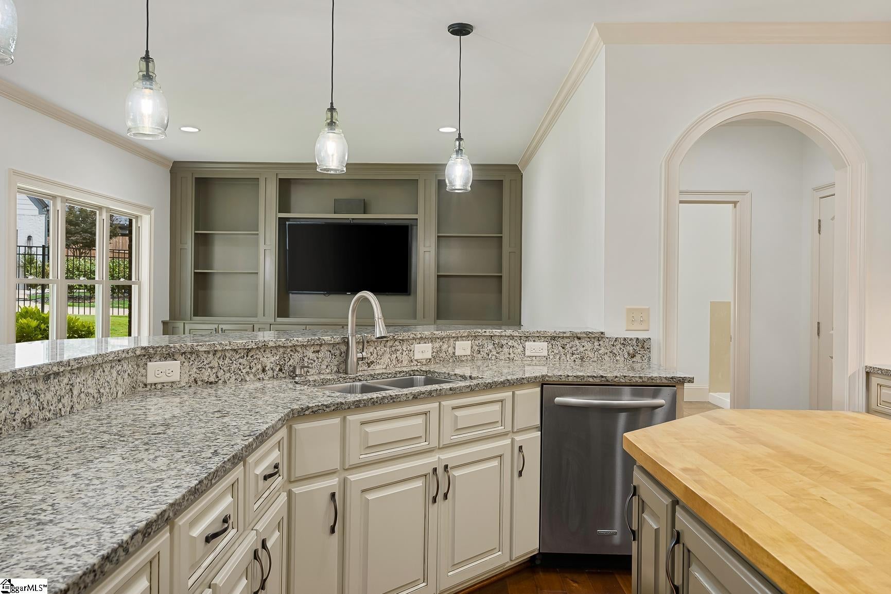 Greenville, South Carolina, 29609, United States, 5 Bedrooms Bedrooms, ,5 BathroomsBathrooms,Residential,Active,1914625