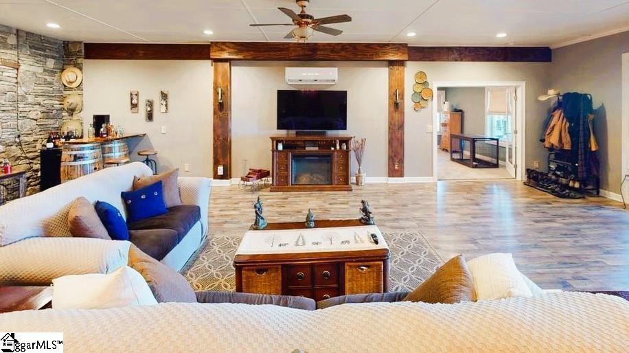 Greer, South Carolina, 29651, United States, 5 Bedrooms Bedrooms, ,7 BathroomsBathrooms,Residential,Active,1894585