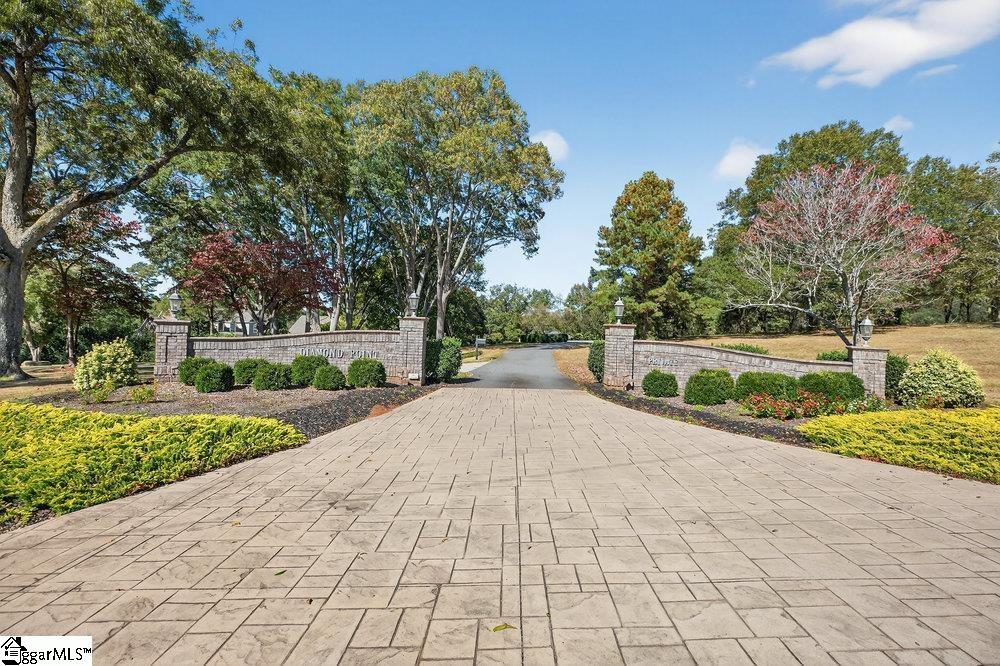 Anderson, South Carolina, 29625, United States, 4 Bedrooms Bedrooms, ,5 BathroomsBathrooms,Residential,Active,1997644