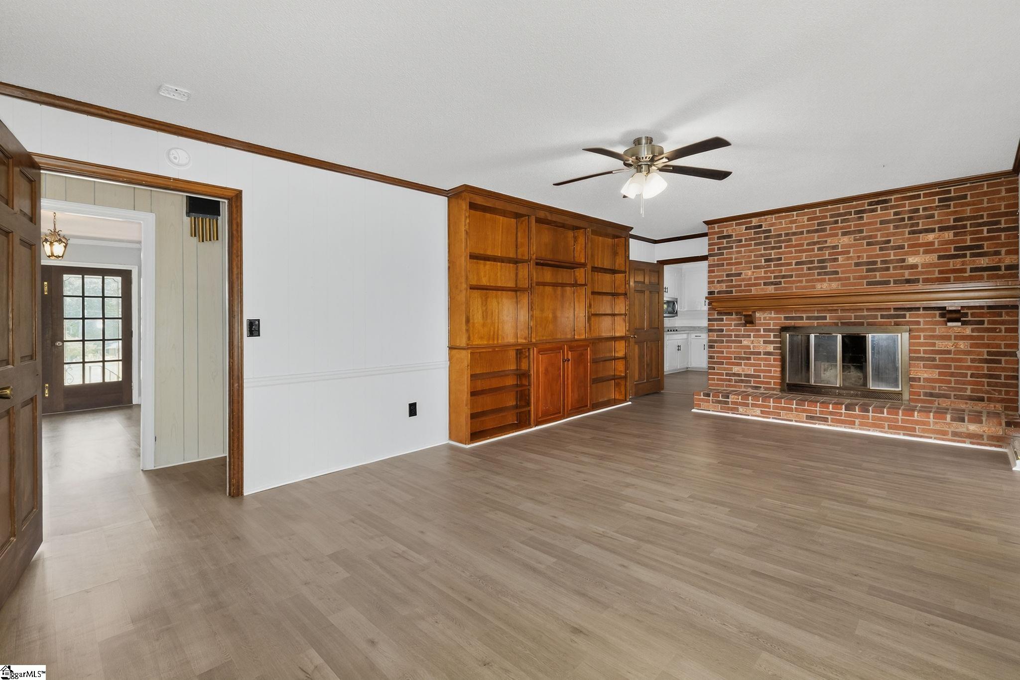 Laurens, South Carolina, 29360, United States, 4 Bedrooms Bedrooms, ,4 BathroomsBathrooms,Residential,Active,1914597
