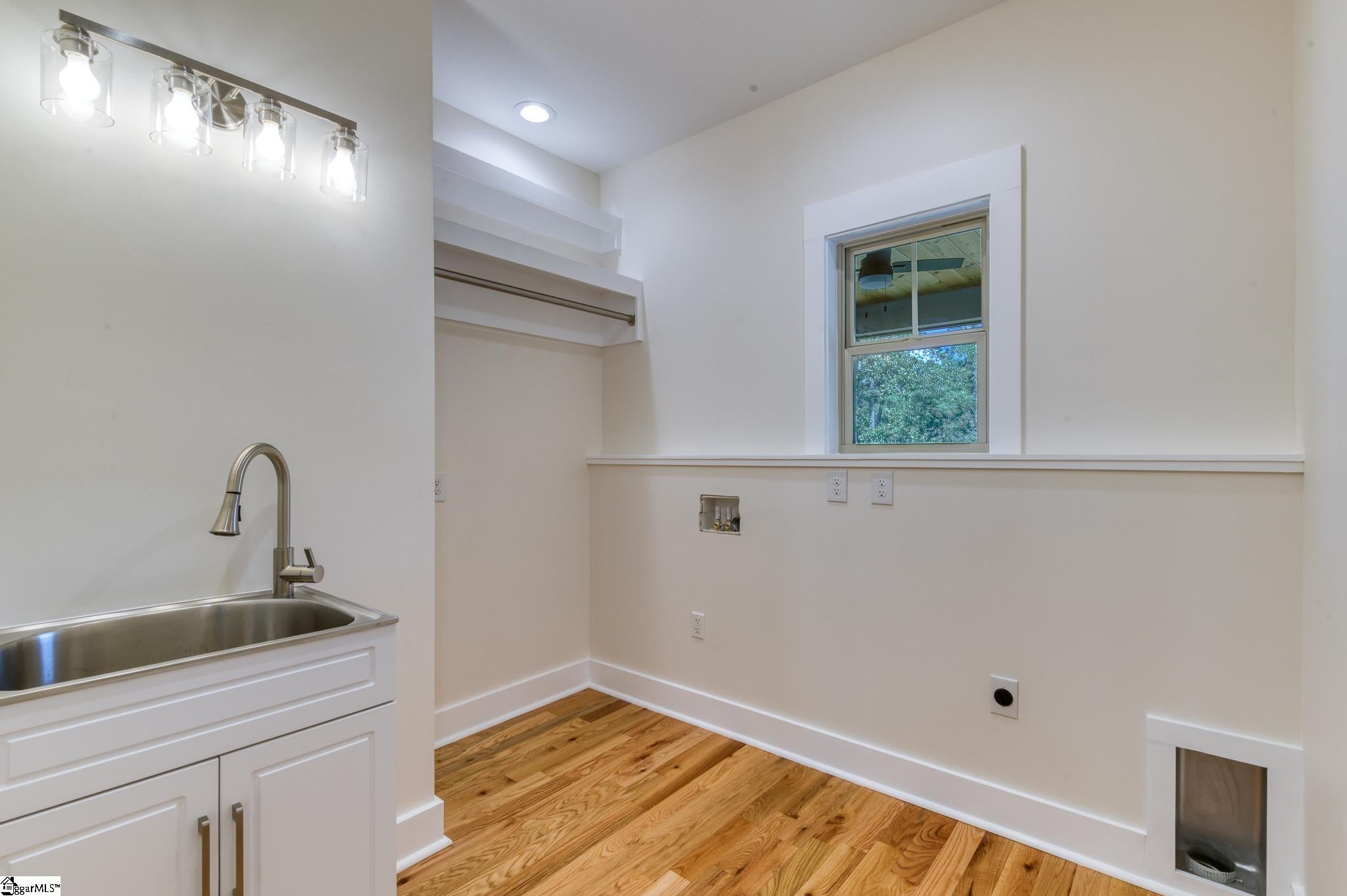 Seneca, South Carolina, 29672, United States, 3 Bedrooms Bedrooms, ,4 BathroomsBathrooms,Residential,Active,2006951