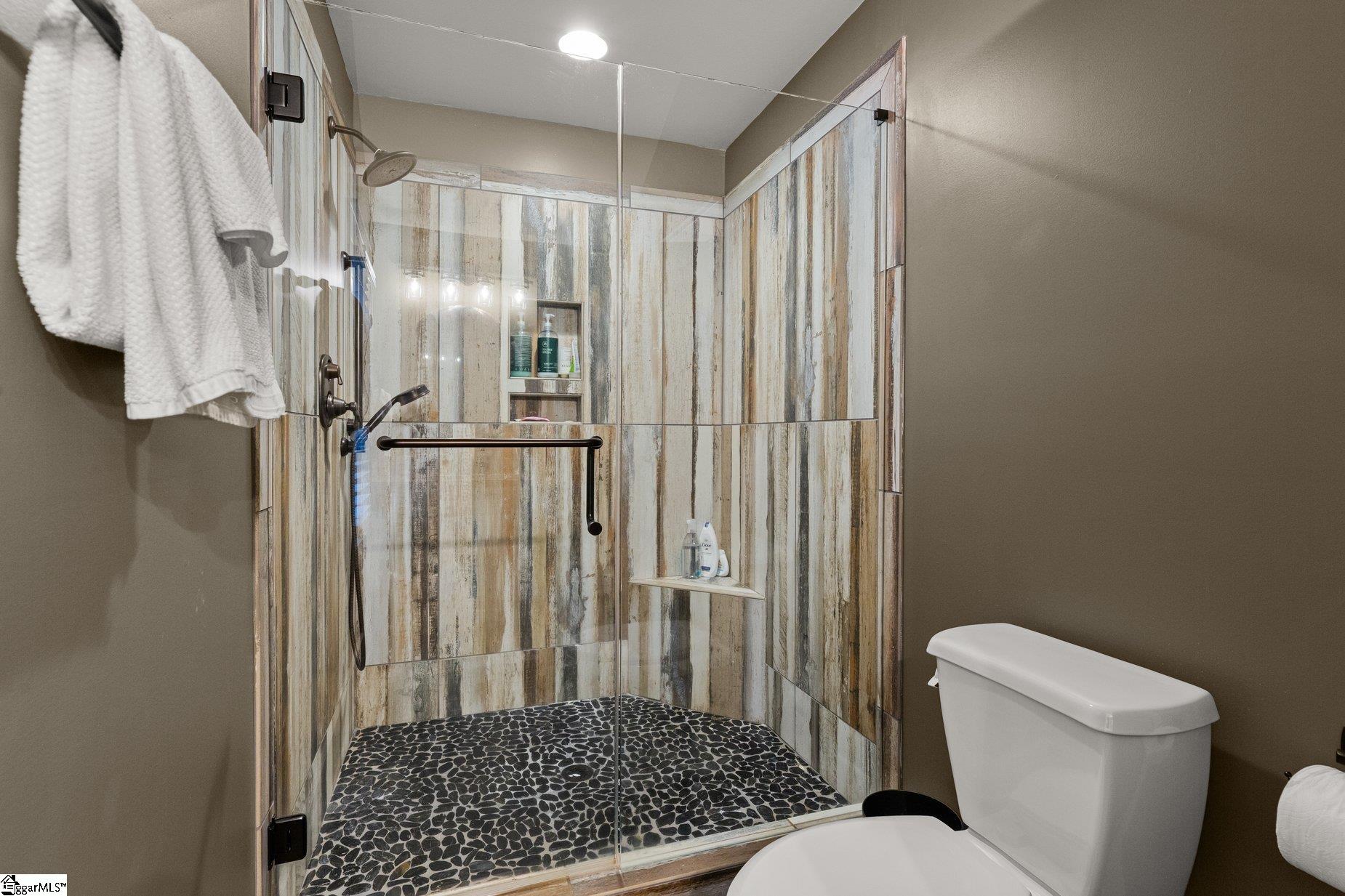 Seneca, South Carolina, 29672, United States, 4 Bedrooms Bedrooms, ,4 BathroomsBathrooms,Residential,Active,1995248