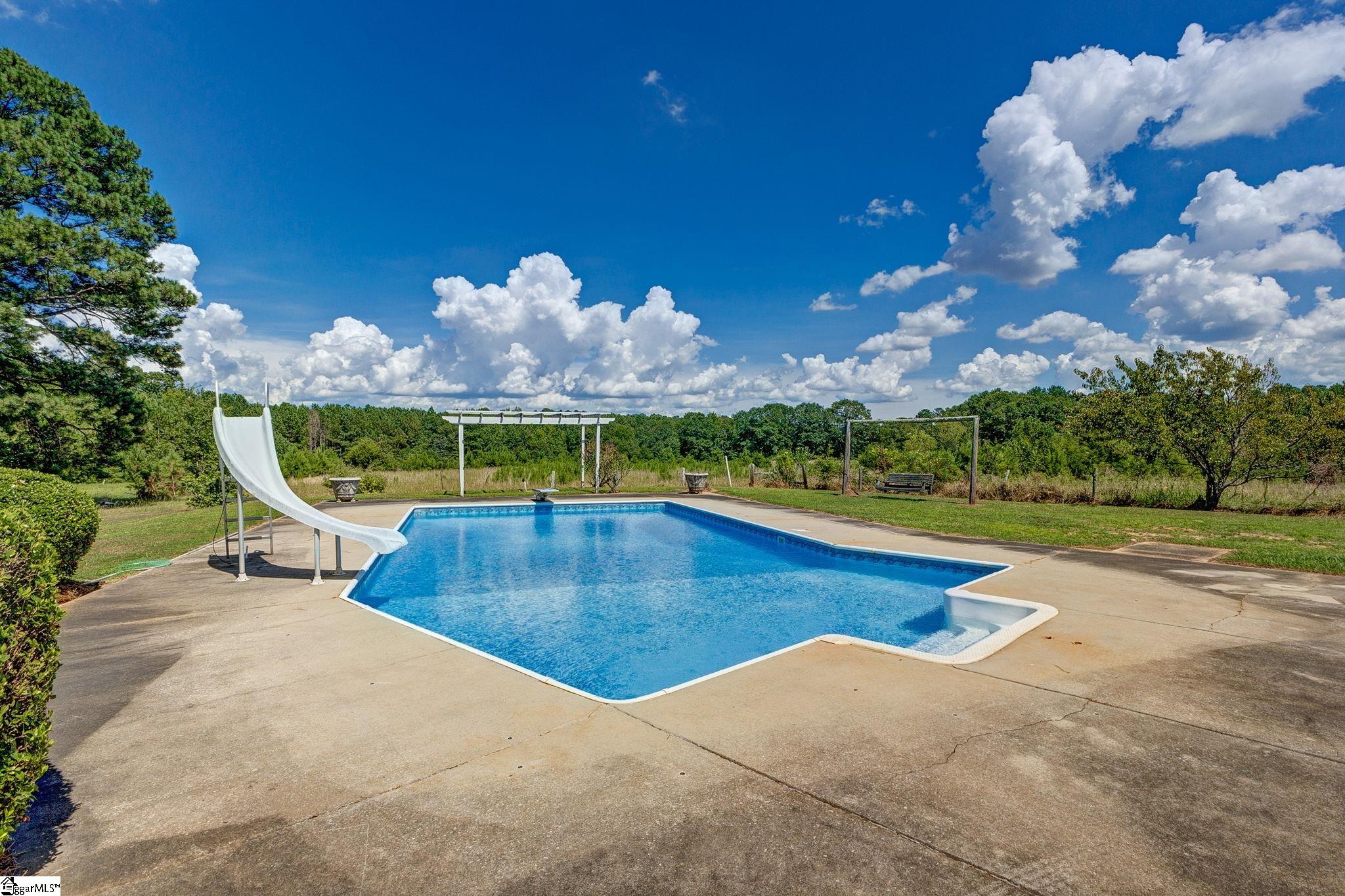 Laurens, South Carolina, 29360, United States, 4 Bedrooms Bedrooms, ,4 BathroomsBathrooms,Residential,Active,1914597