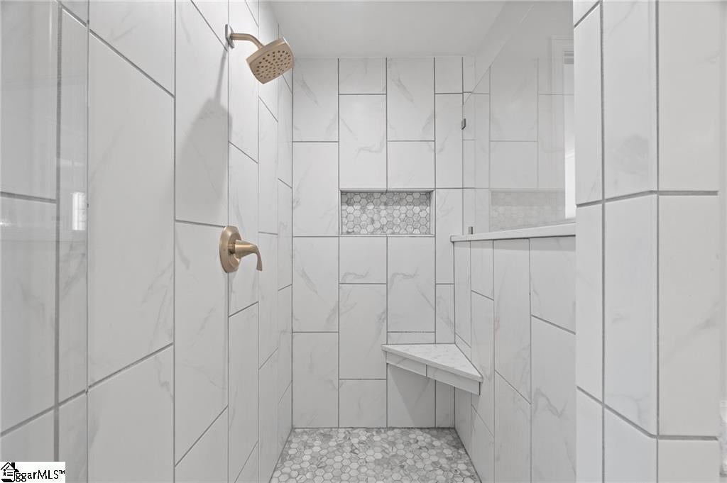 Anderson, South Carolina, 29625, United States, 4 Bedrooms Bedrooms, ,5 BathroomsBathrooms,Residential,Active,1997644