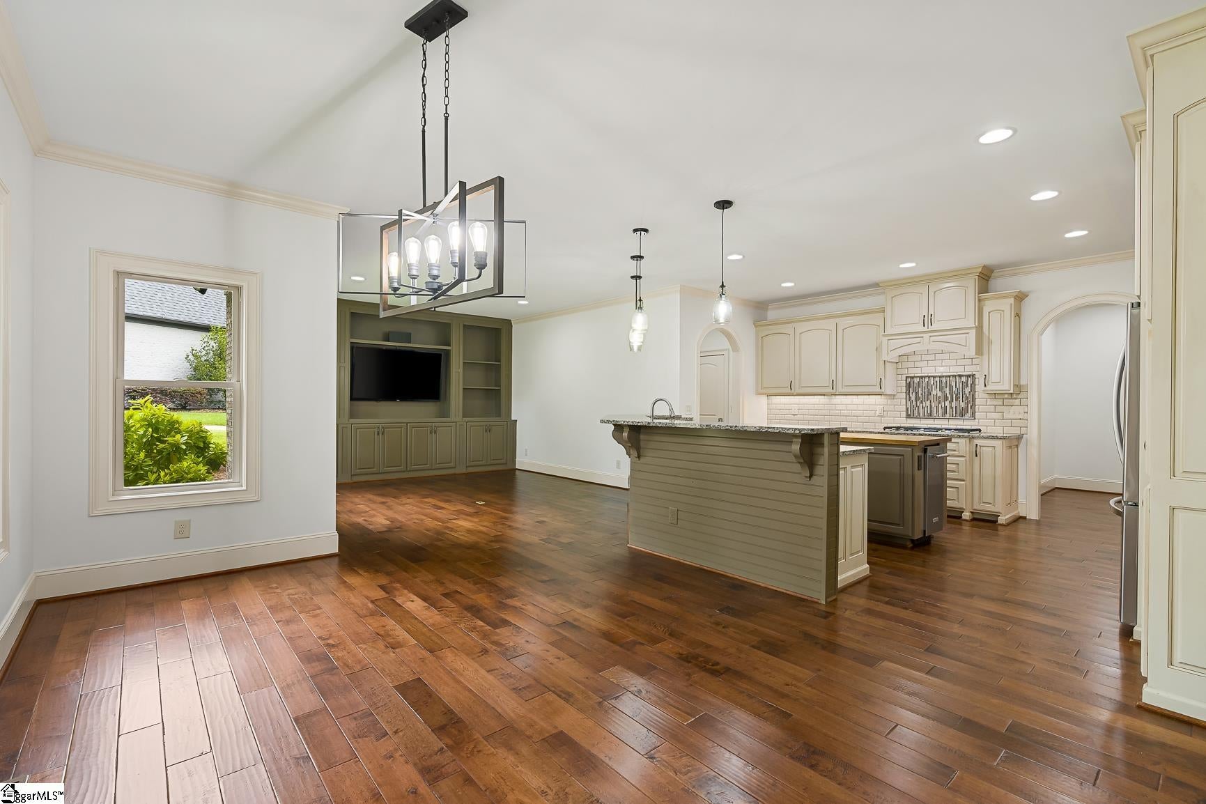 Greenville, South Carolina, 29609, United States, 5 Bedrooms Bedrooms, ,5 BathroomsBathrooms,Residential,Active,1914625