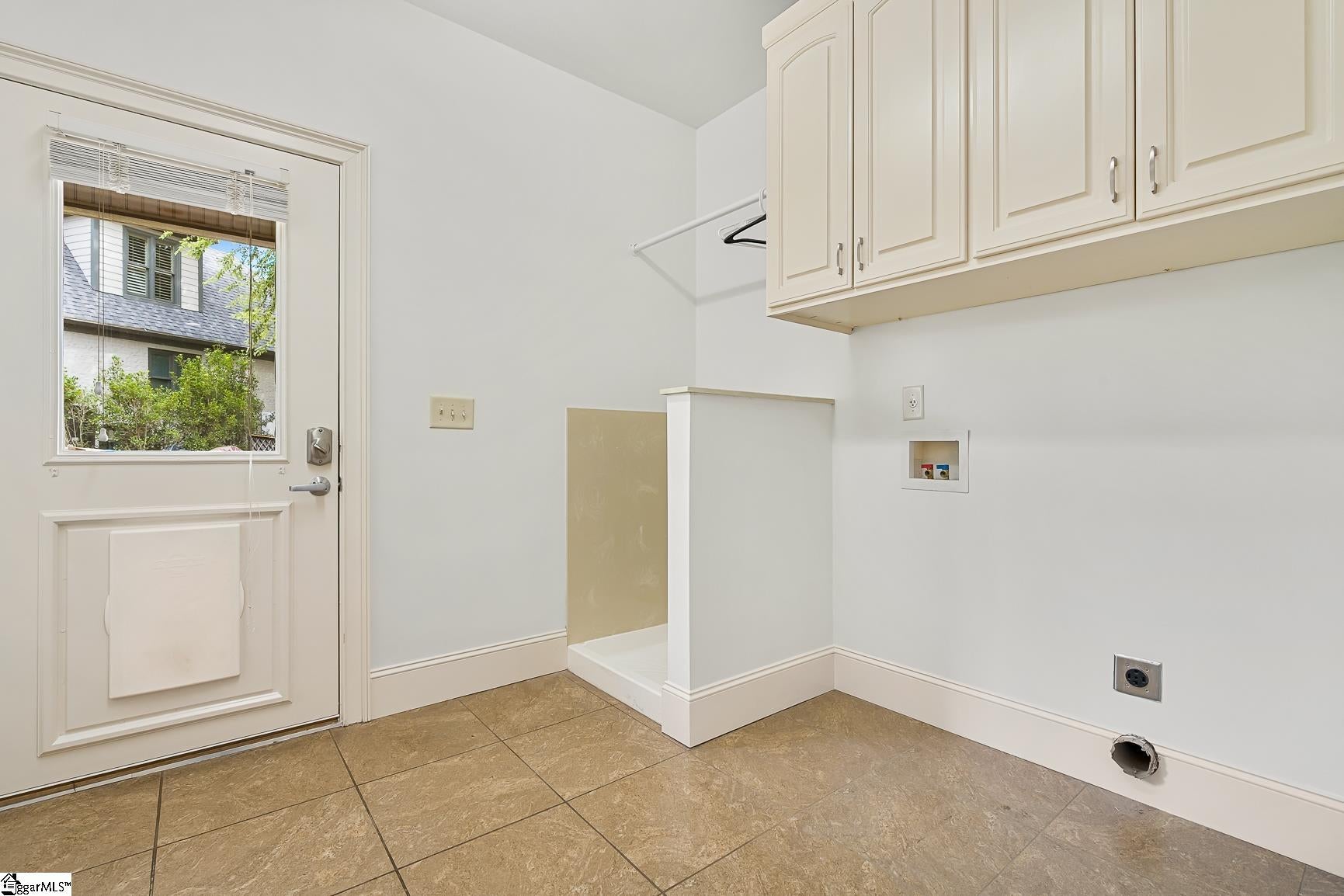 Greenville, South Carolina, 29609, United States, 5 Bedrooms Bedrooms, ,5 BathroomsBathrooms,Residential,Active,1914625