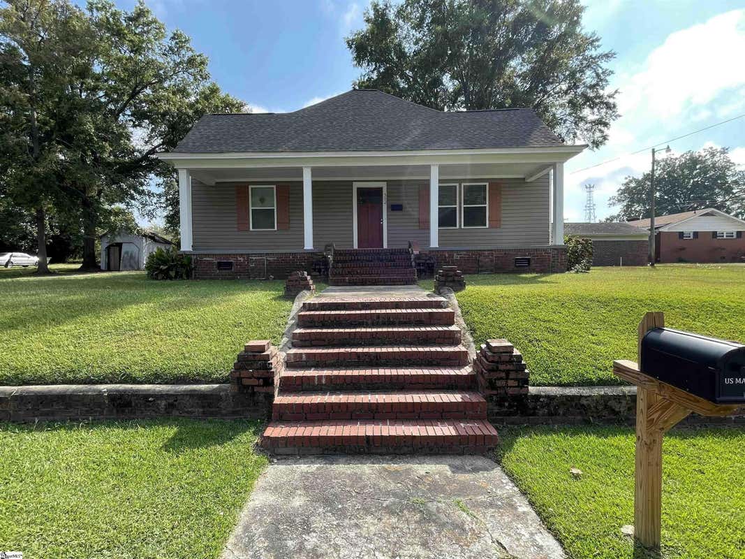 302 E FLORIDA ST, CLINTON, SC 29325, photo 1 of 15