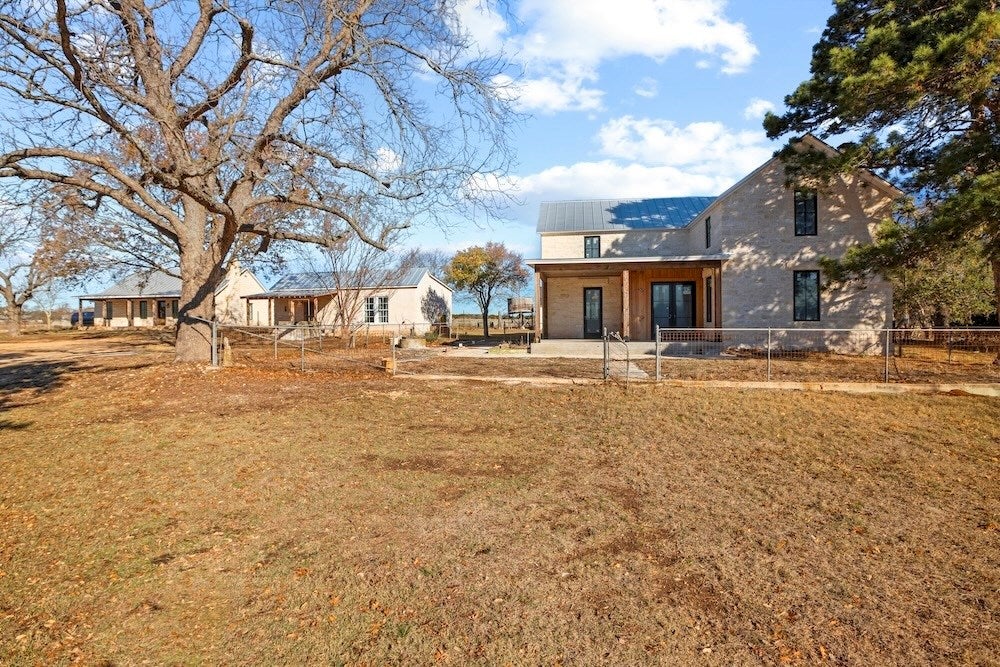Fredericksburg, Texas, 78624, United States, 3 Bedrooms Bedrooms, ,4 BathroomsBathrooms,Residential,Active,1741684