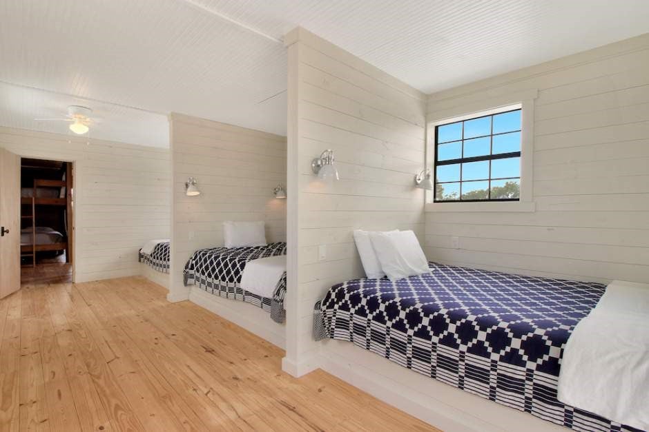 Fredericksburg, Texas, 78624, United States, 3 Bedrooms Bedrooms, ,4 BathroomsBathrooms,Residential,Active,1992222