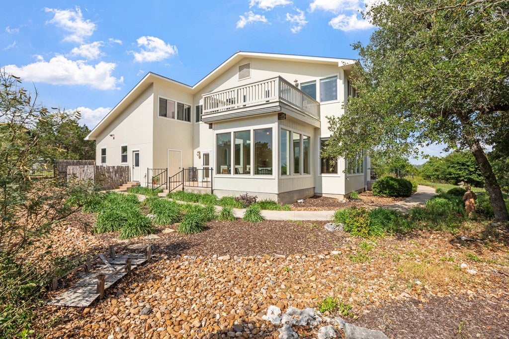 Fredericksburg, Texas, 78624, United States, 3 Bedrooms Bedrooms, ,4 BathroomsBathrooms,Residential,Active,1849215