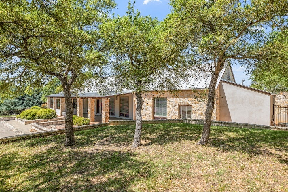 Fredericksburg, Texas, 78624, United States, 3 Bedrooms Bedrooms, ,5 BathroomsBathrooms,Residential,Active,1820474