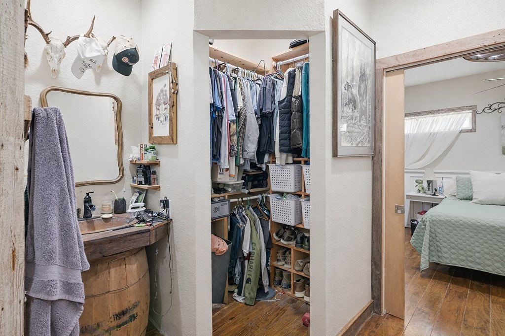 Blanco, Texas, 78606, United States, 3 Bedrooms Bedrooms, ,4 BathroomsBathrooms,Residential,Active,2017094