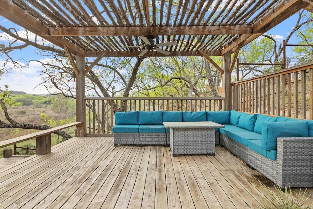 Fredericksburg, Texas, 78624, United States, ,3 BathroomsBathrooms,Residential,Active,1764458
