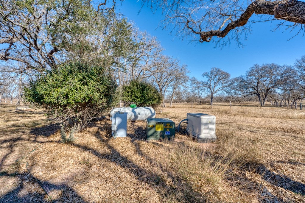 Fredericksburg, Texas, 78624, United States, 5 Bedrooms Bedrooms, ,4 BathroomsBathrooms,Residential,Active,2010212