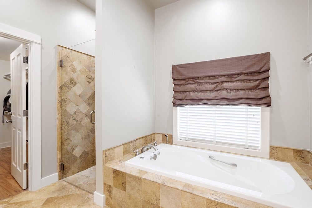 Fredericksburg, Texas, 78624, United States, 3 Bedrooms Bedrooms, ,5 BathroomsBathrooms,Residential,Active,1820474