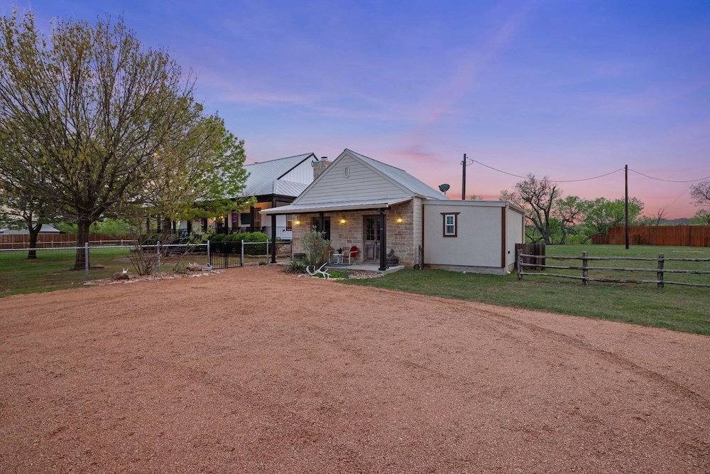 Fredericksburg, Texas, 78624, United States, ,3 BathroomsBathrooms,Residential,Active,1764458