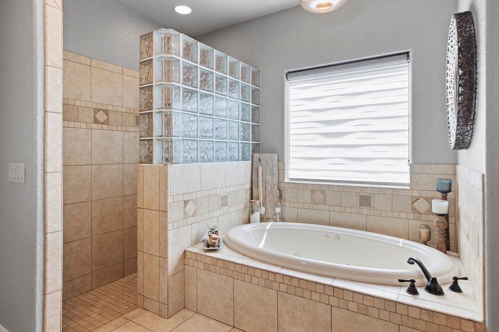 Boerne, Texas, 78006, United States, 3 Bedrooms Bedrooms, ,3 BathroomsBathrooms,Residential,Active,1945311