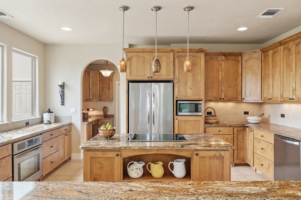 Fredericksburg, Texas, 78624, United States, 3 Bedrooms Bedrooms, ,4 BathroomsBathrooms,Residential,Active,1849215