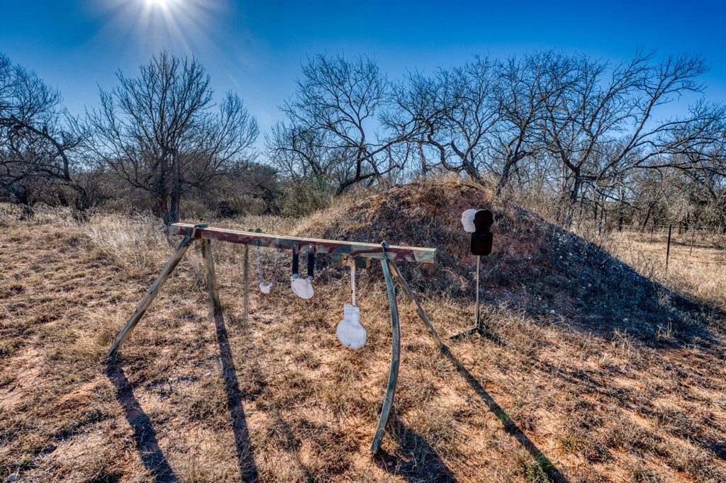 Fredericksburg, Texas, 78624, United States, 5 Bedrooms Bedrooms, ,4 BathroomsBathrooms,Residential,Active,2010212