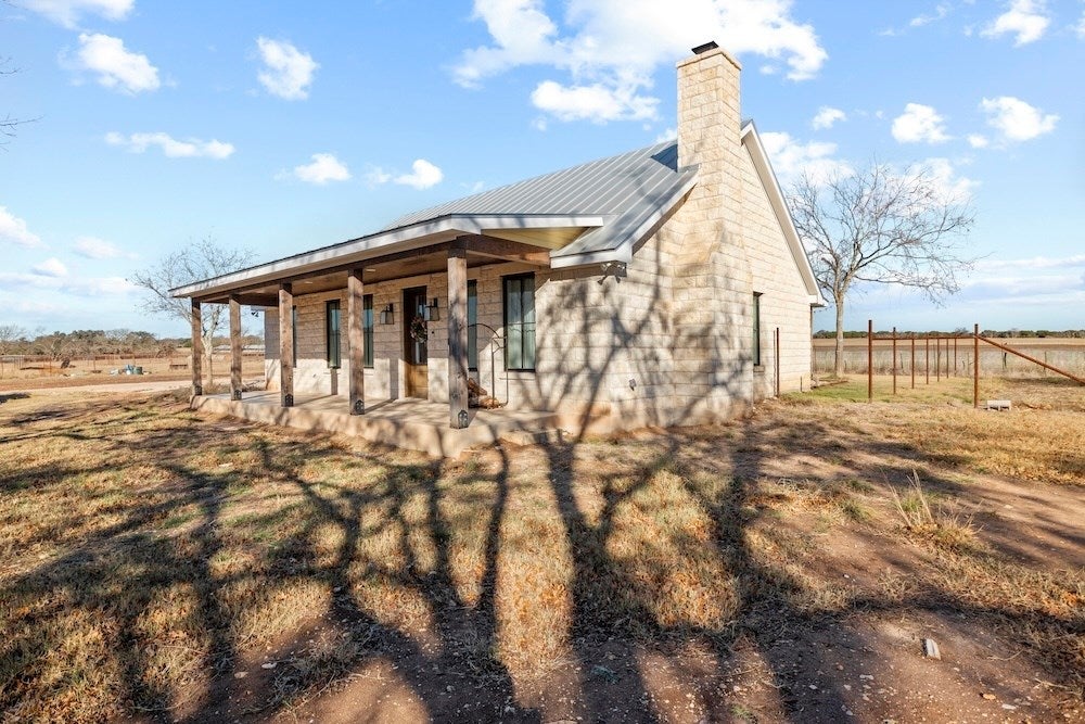 Fredericksburg, Texas, 78624, United States, 3 Bedrooms Bedrooms, ,4 BathroomsBathrooms,Residential,Active,1741684