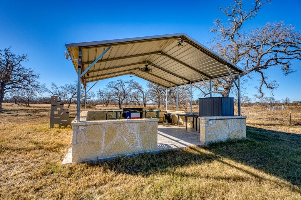 Fredericksburg, Texas, 78624, United States, 5 Bedrooms Bedrooms, ,4 BathroomsBathrooms,Residential,Active,2010212